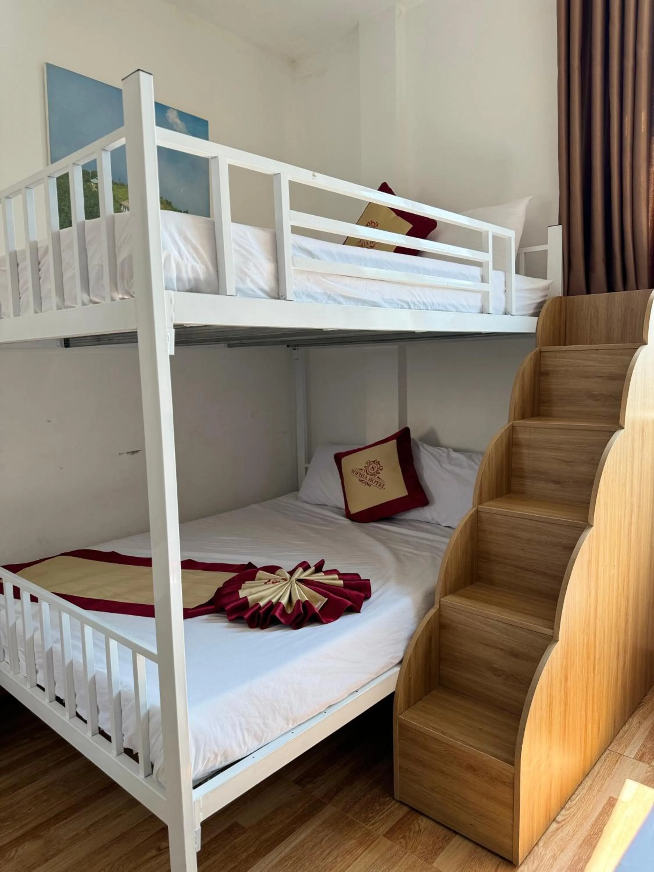 Bed in Sapphire HOTEL HUE