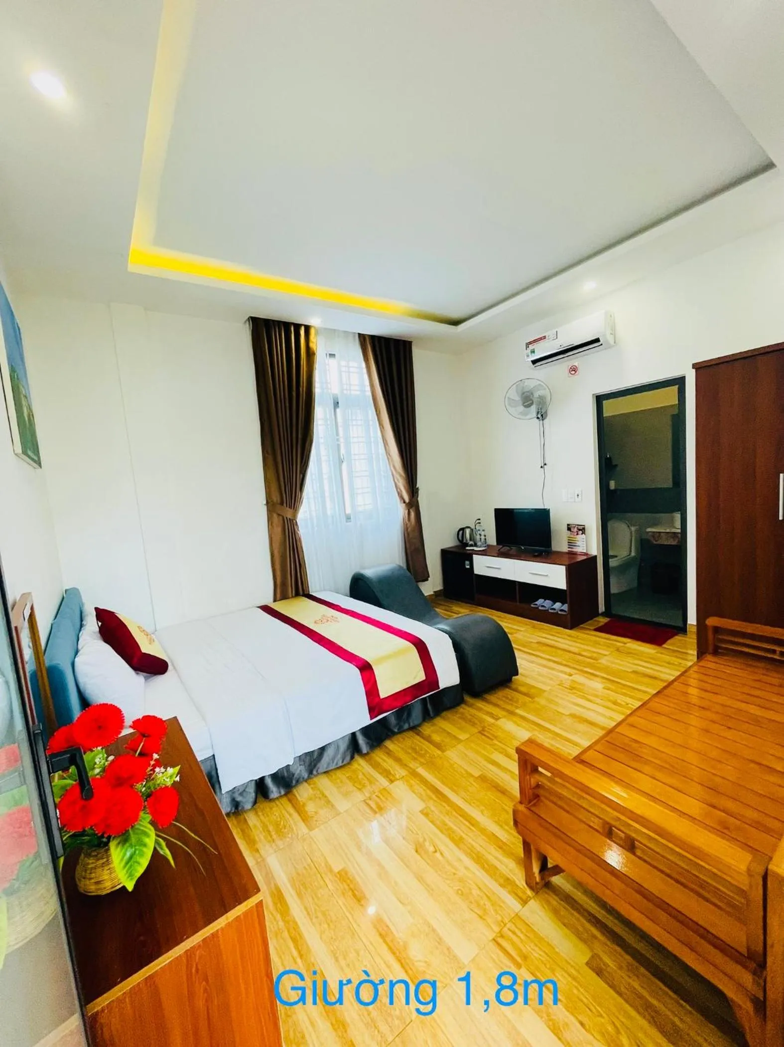 Bed in Sapphire HOTEL HUE