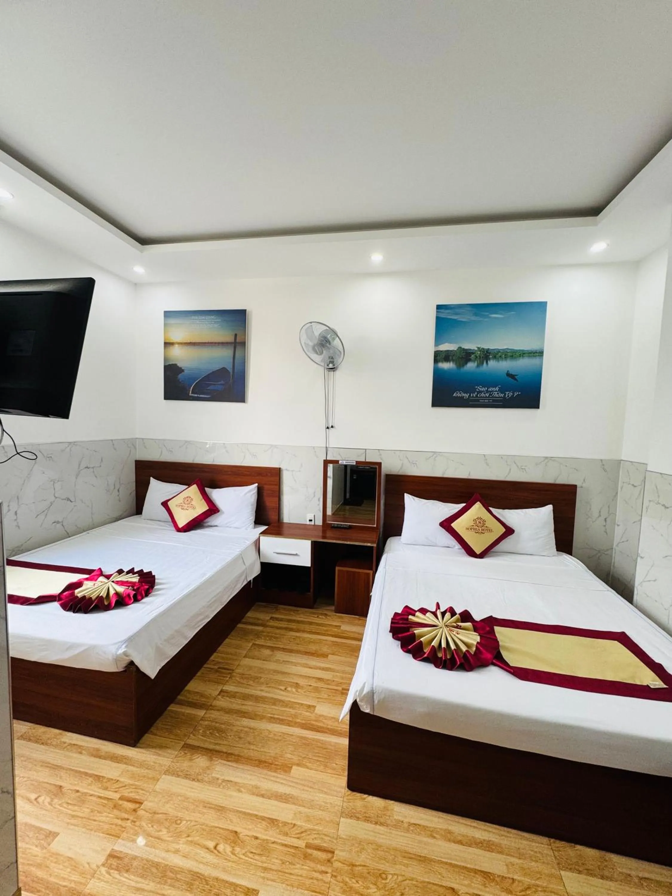 Bed in Sapphire HOTEL HUE