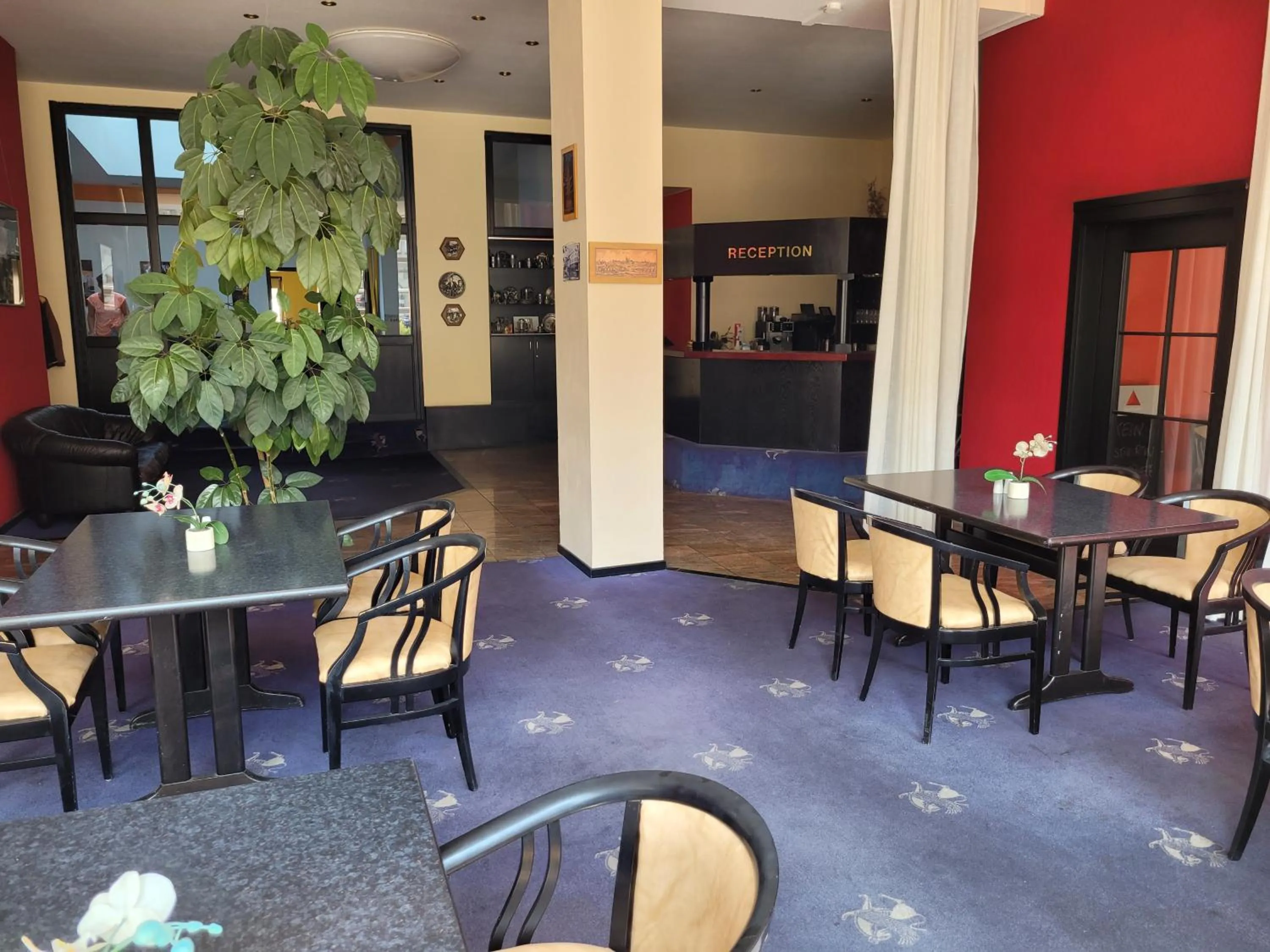 Restaurant/places to eat in Hotel Schweizer Hof