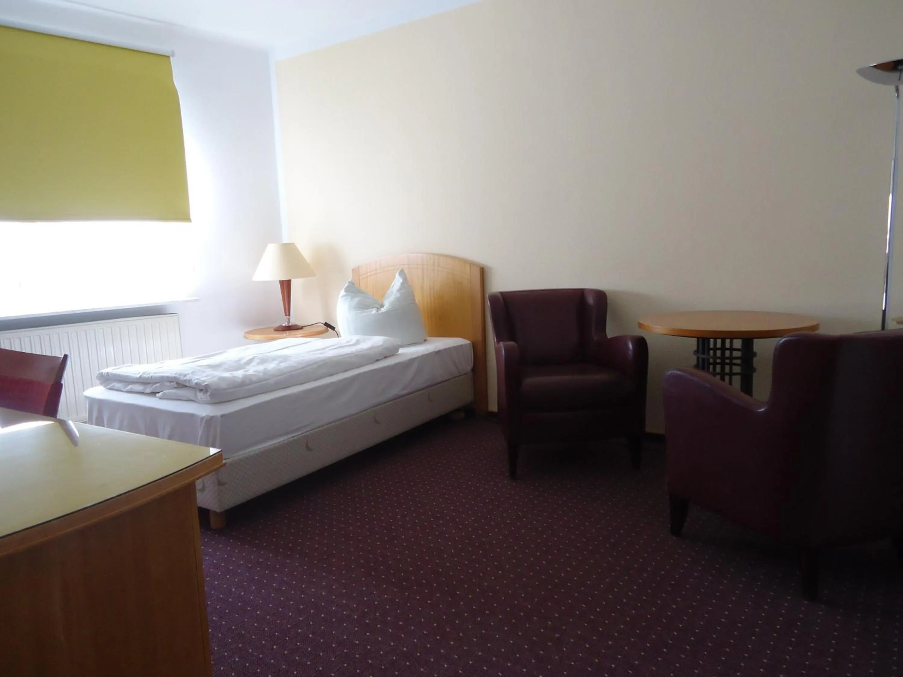 Bedroom, Bed in Hotel Schweizer Hof