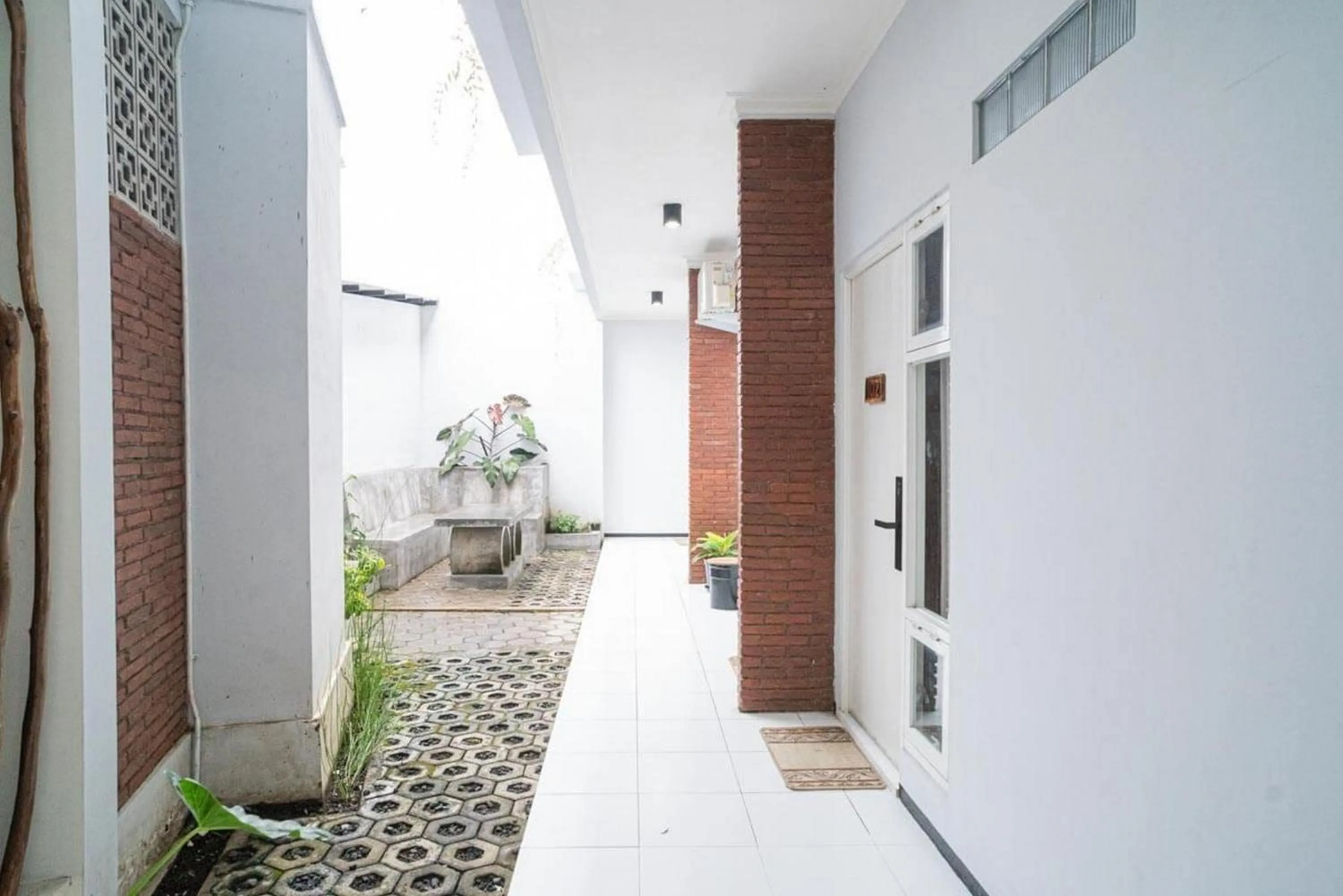 Property building in RedDoorz Syariah At Mitra Guest House
