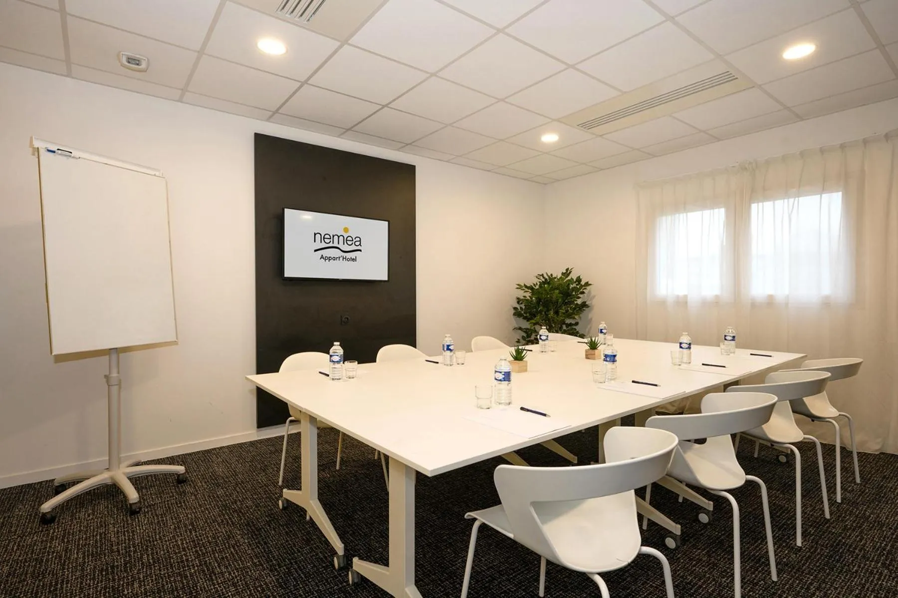 Meeting/conference room in Nemea Appart Hotel Europe Velizy Villacoublay