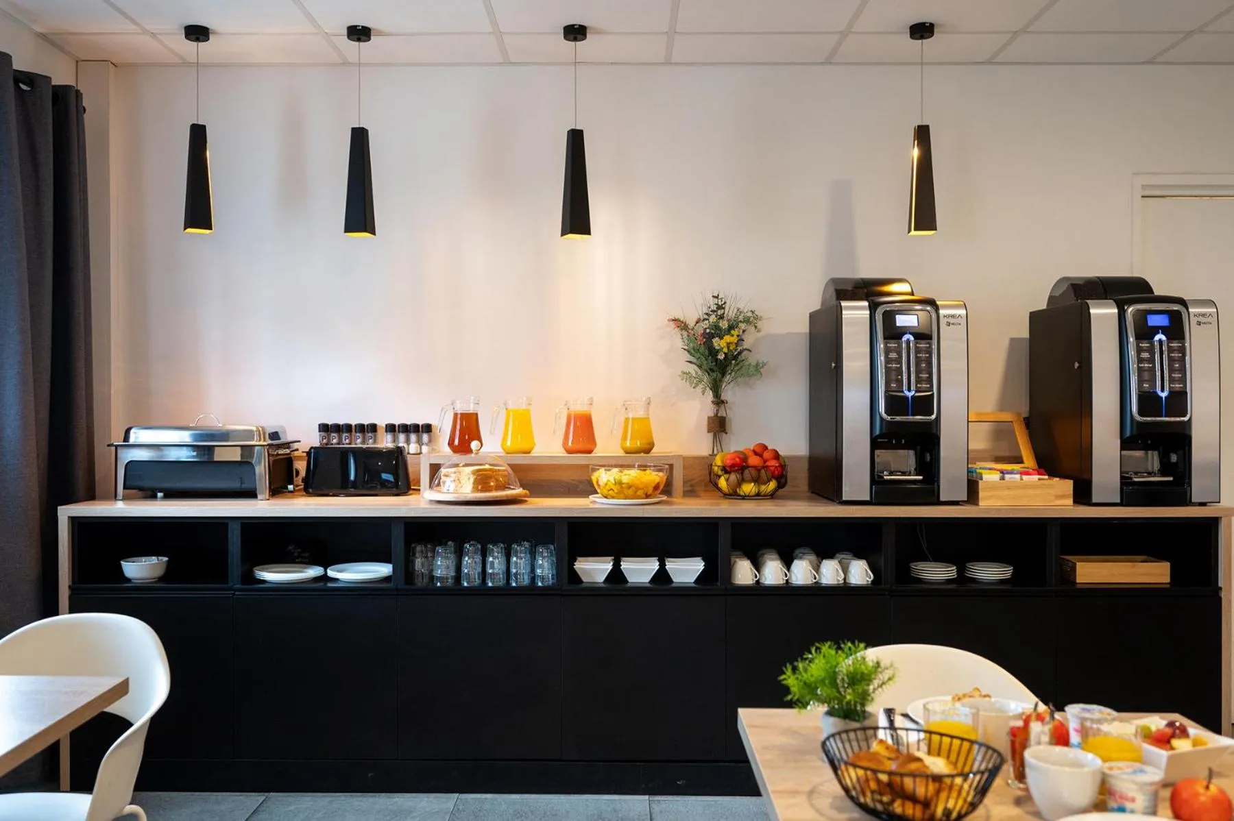 Breakfast in Nemea Appart Hotel Europe Velizy Villacoublay