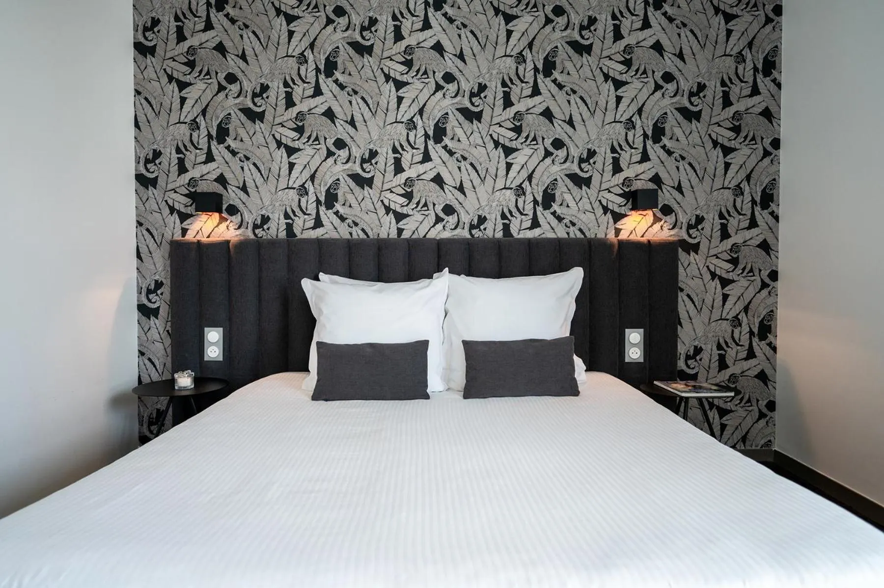 Photo of the whole room, Bed in Nemea Appart Hotel Europe Velizy Villacoublay