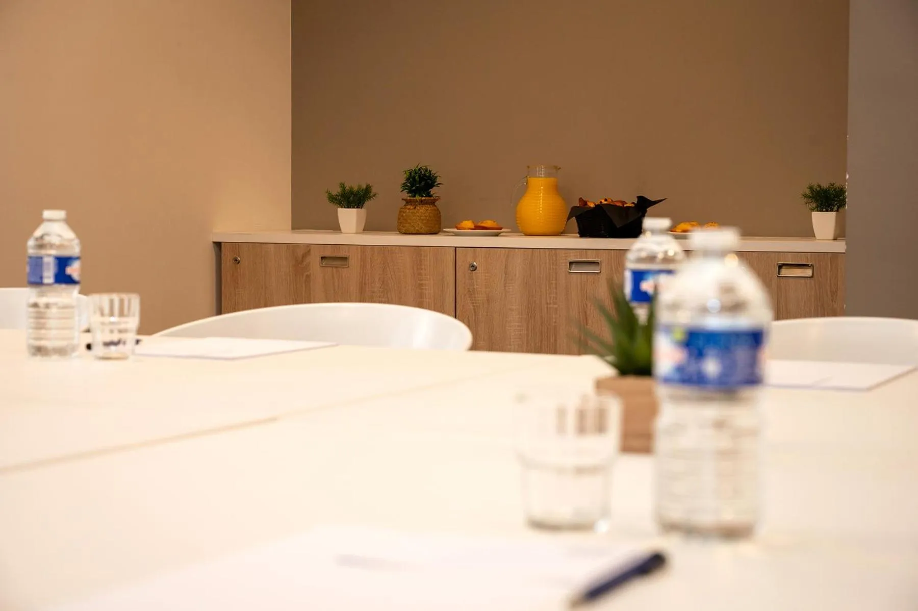 Meeting/conference room in Nemea Appart Hotel Europe Velizy Villacoublay