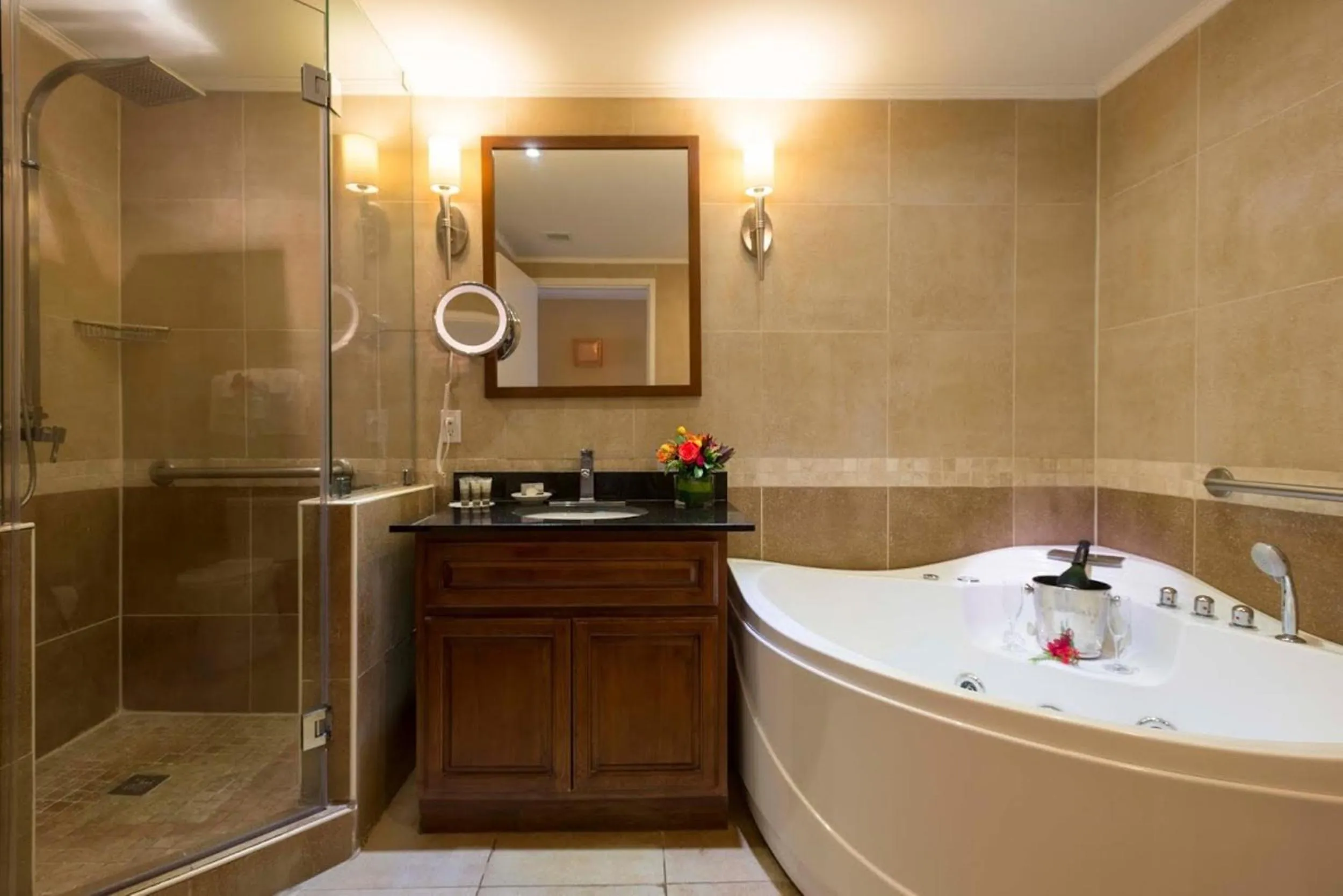 Shower in Divi Aruba Phoenix Beach Resort