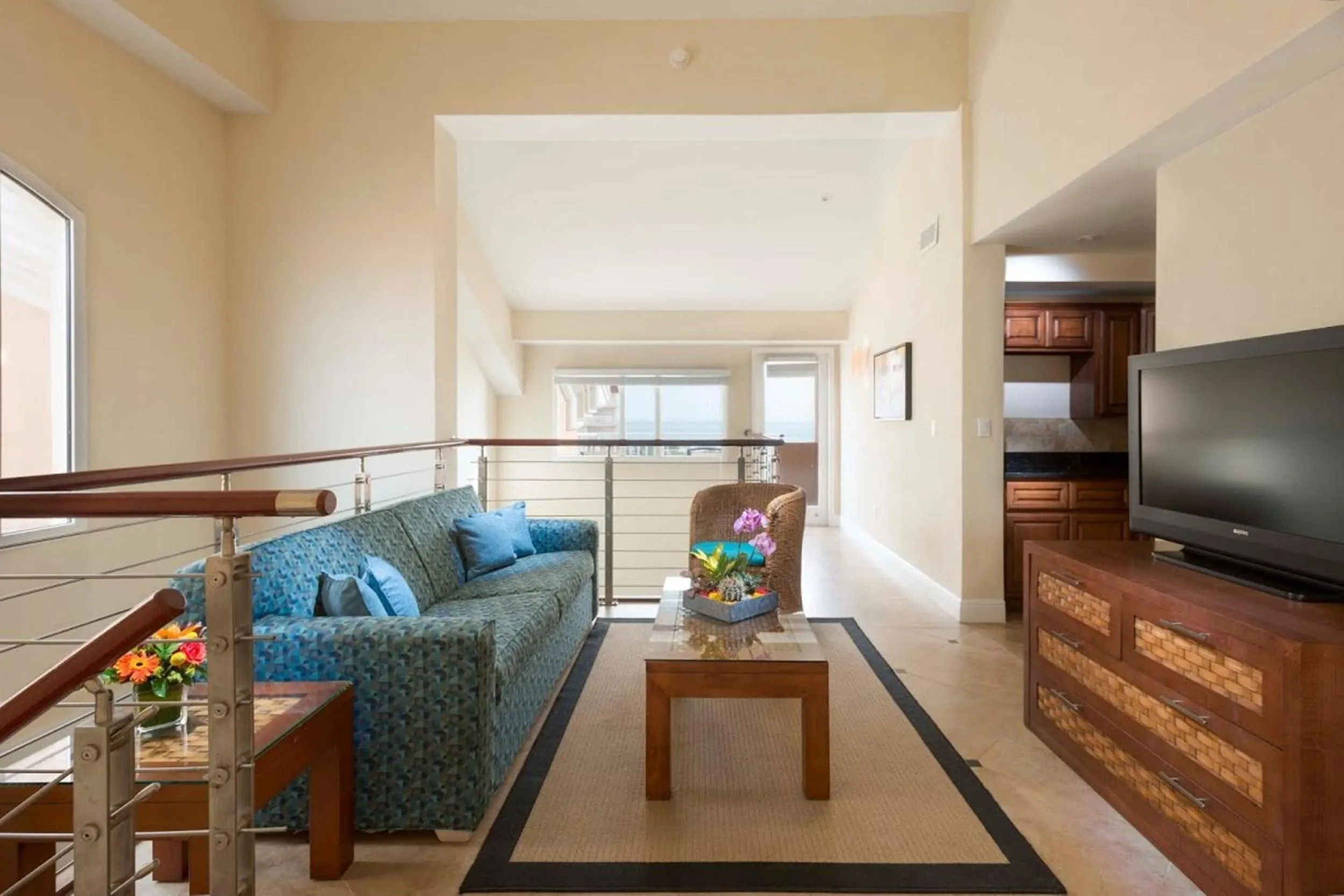 Communal lounge/ TV room in Divi Aruba Phoenix Beach Resort