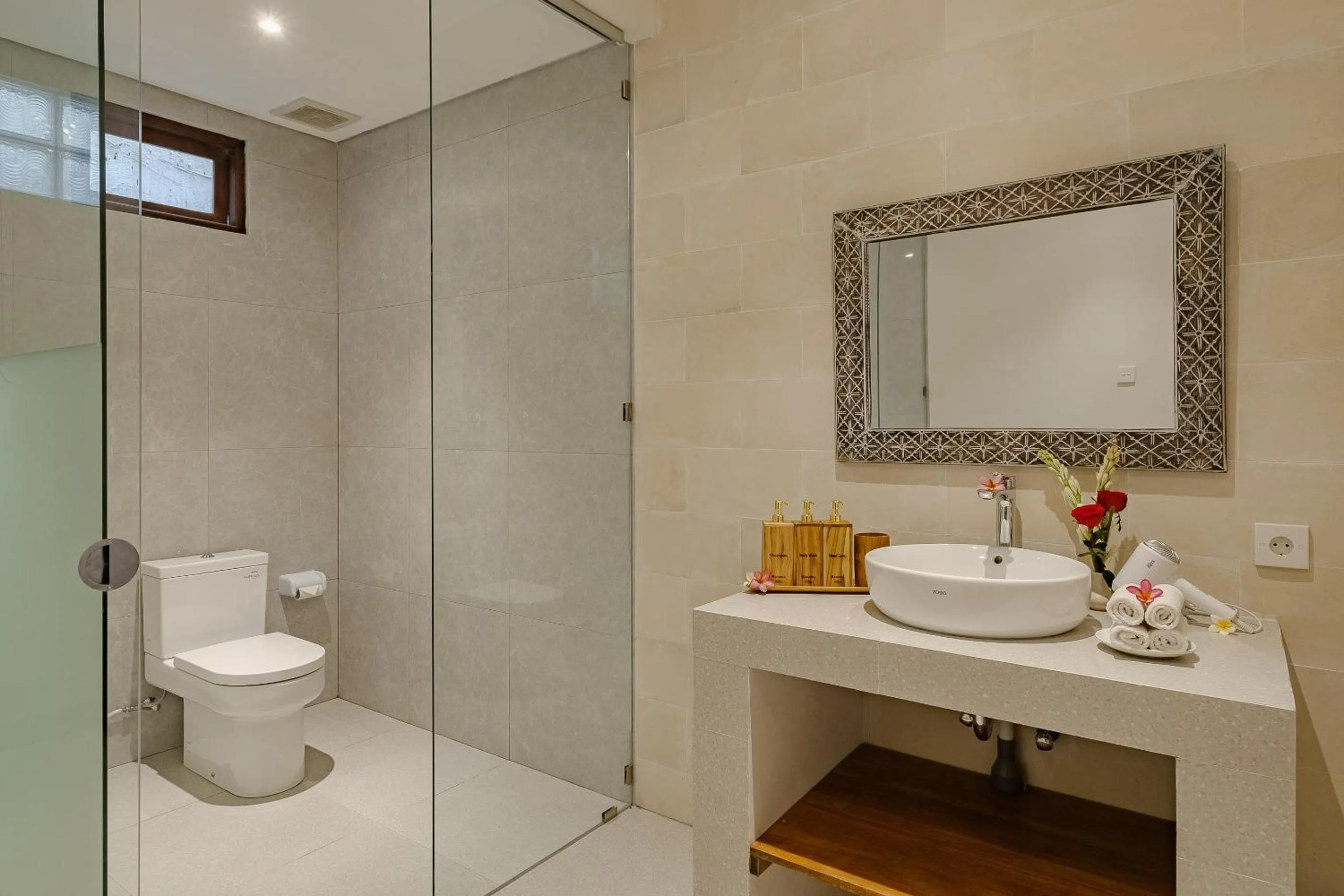 Shower in Villa Wananta