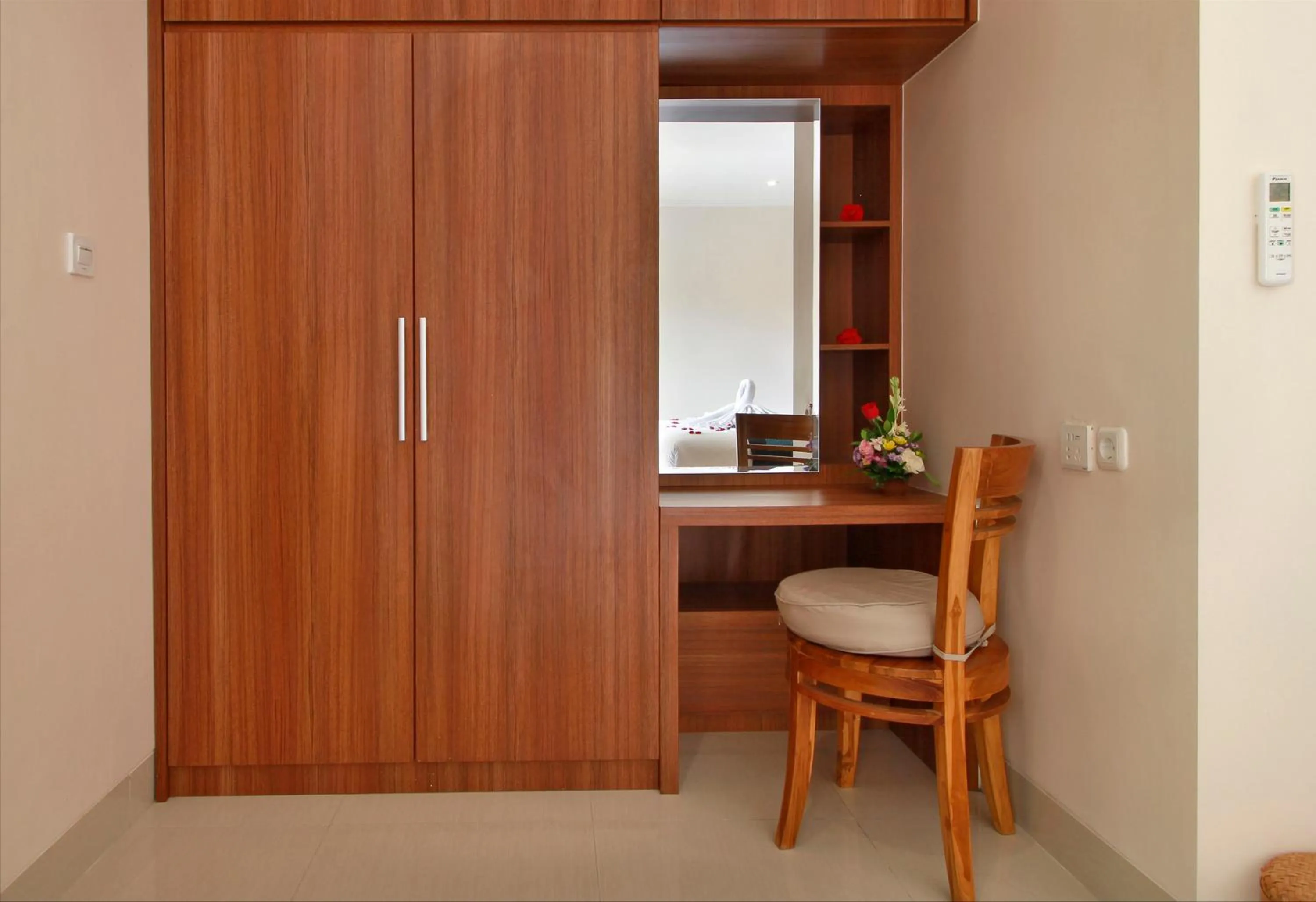 Communal lounge/ TV room in Villa Wananta