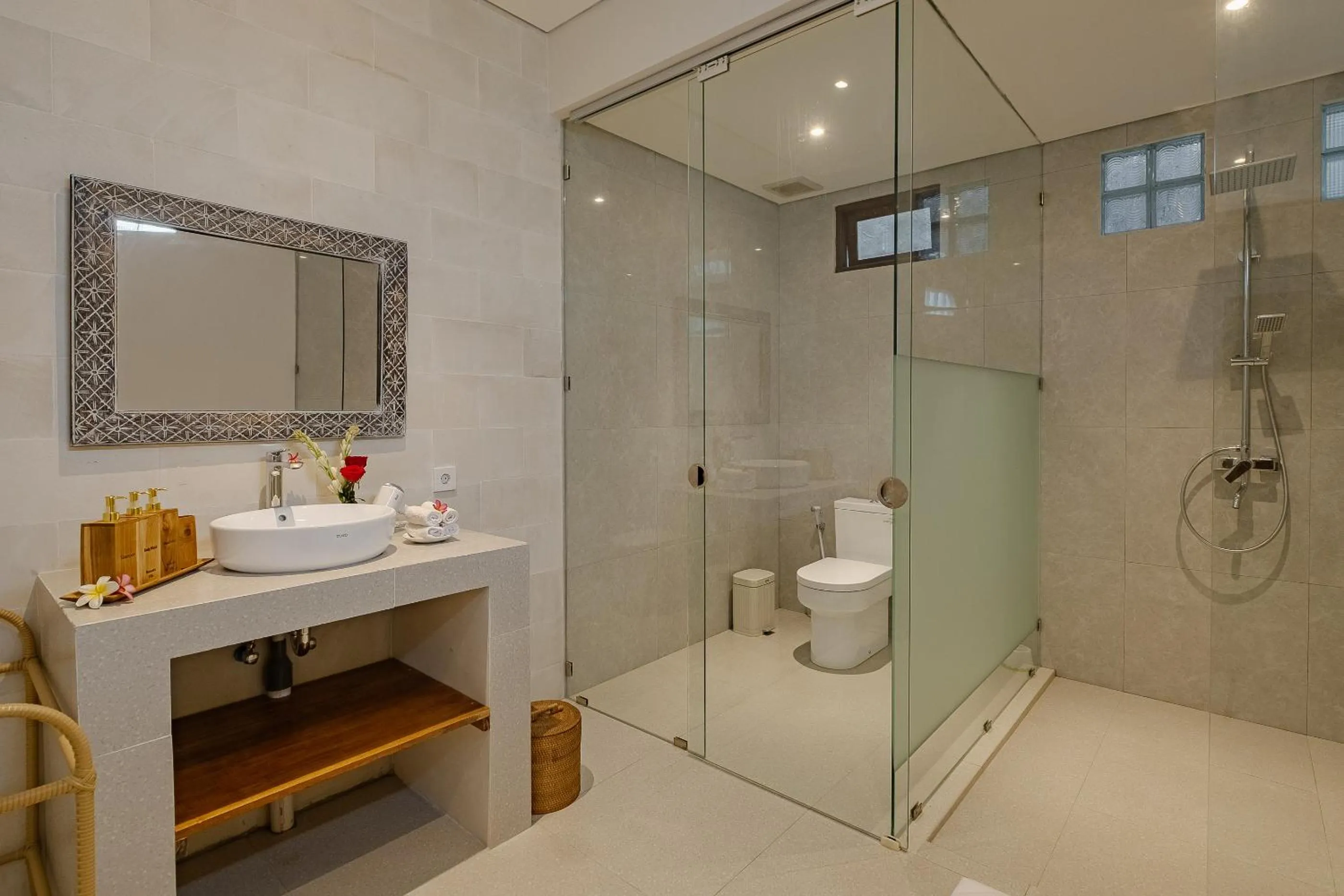 Shower in Villa Wananta