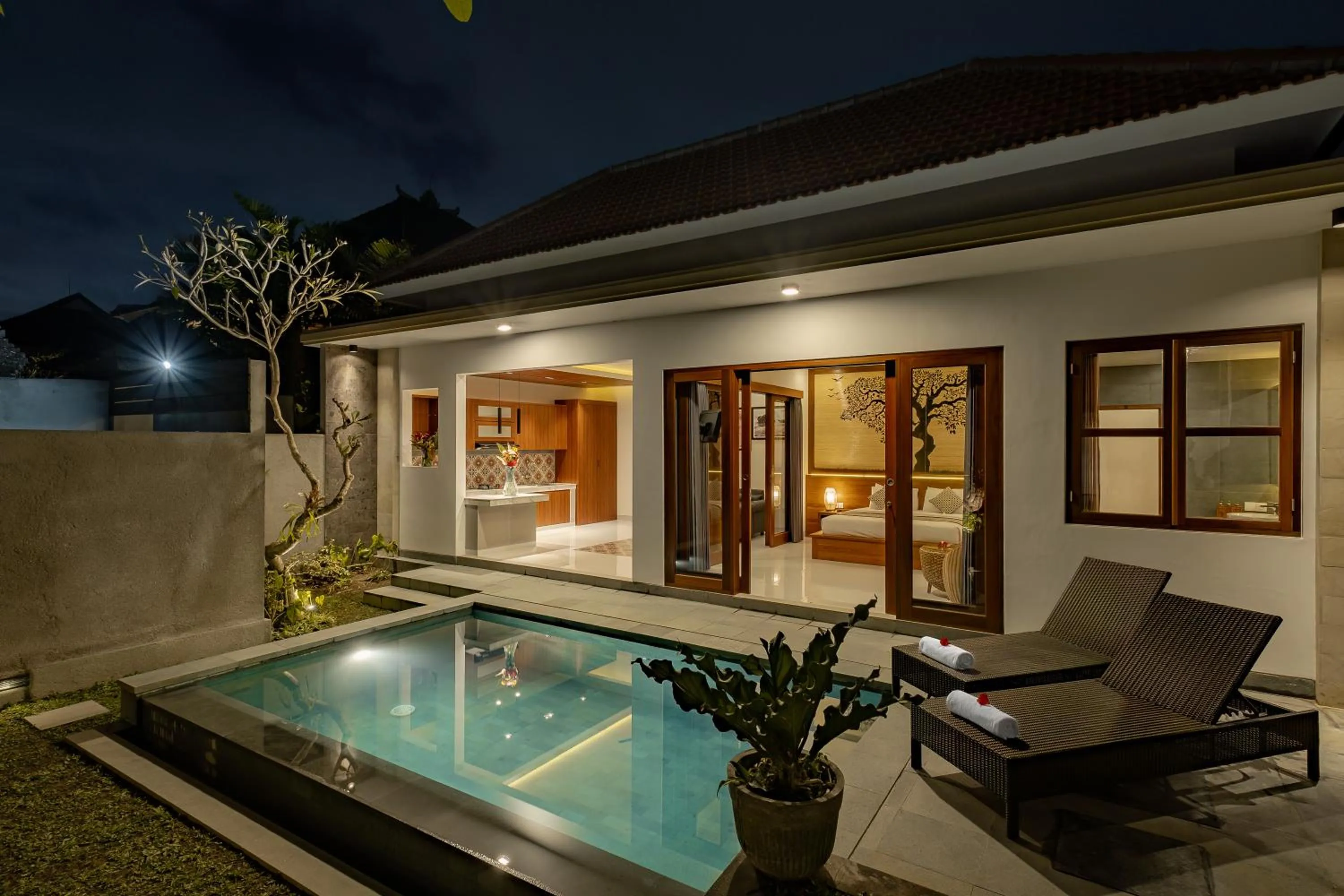 Property building in Villa Wananta