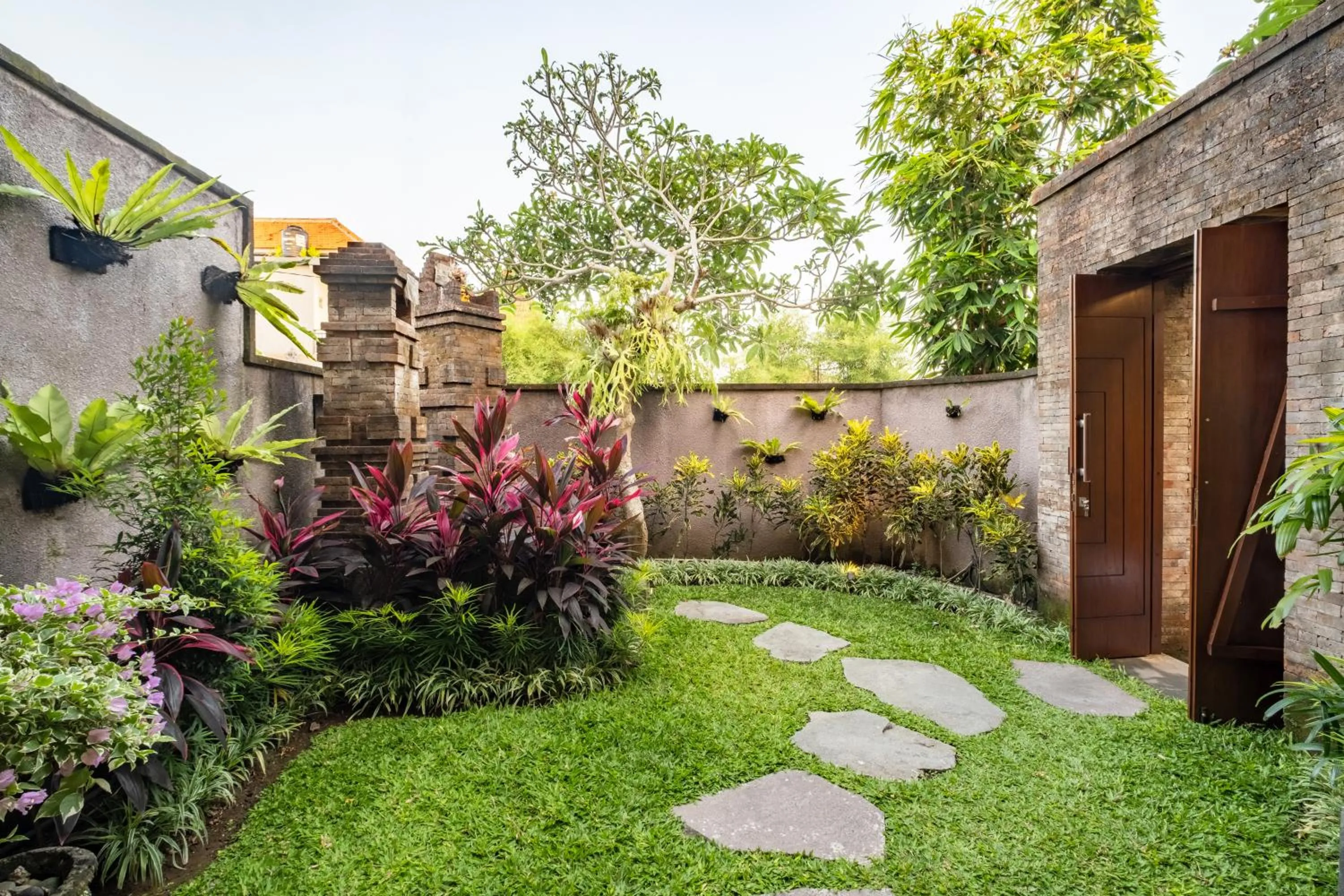 Spring in Villa Wananta