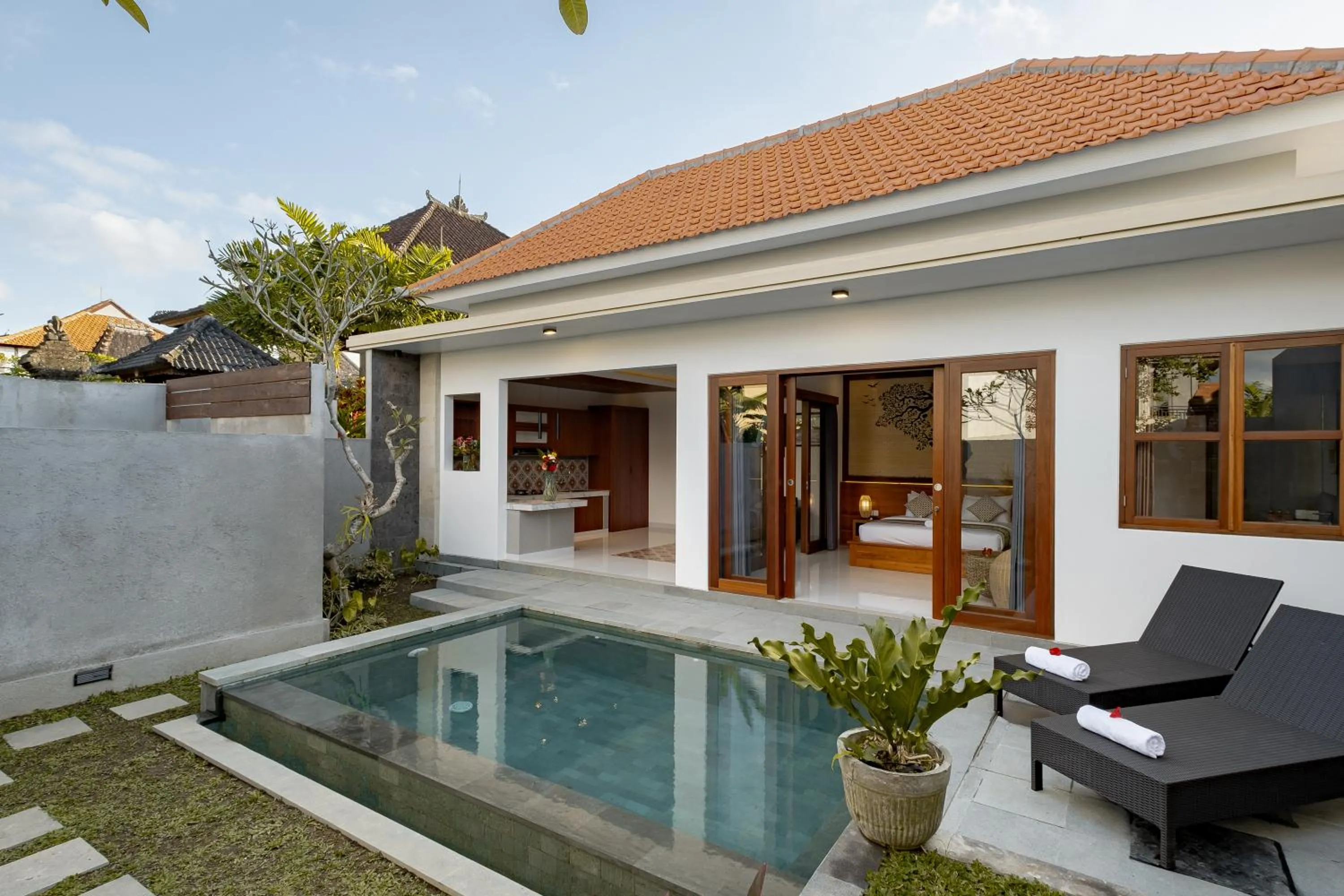 Property building in Villa Wananta