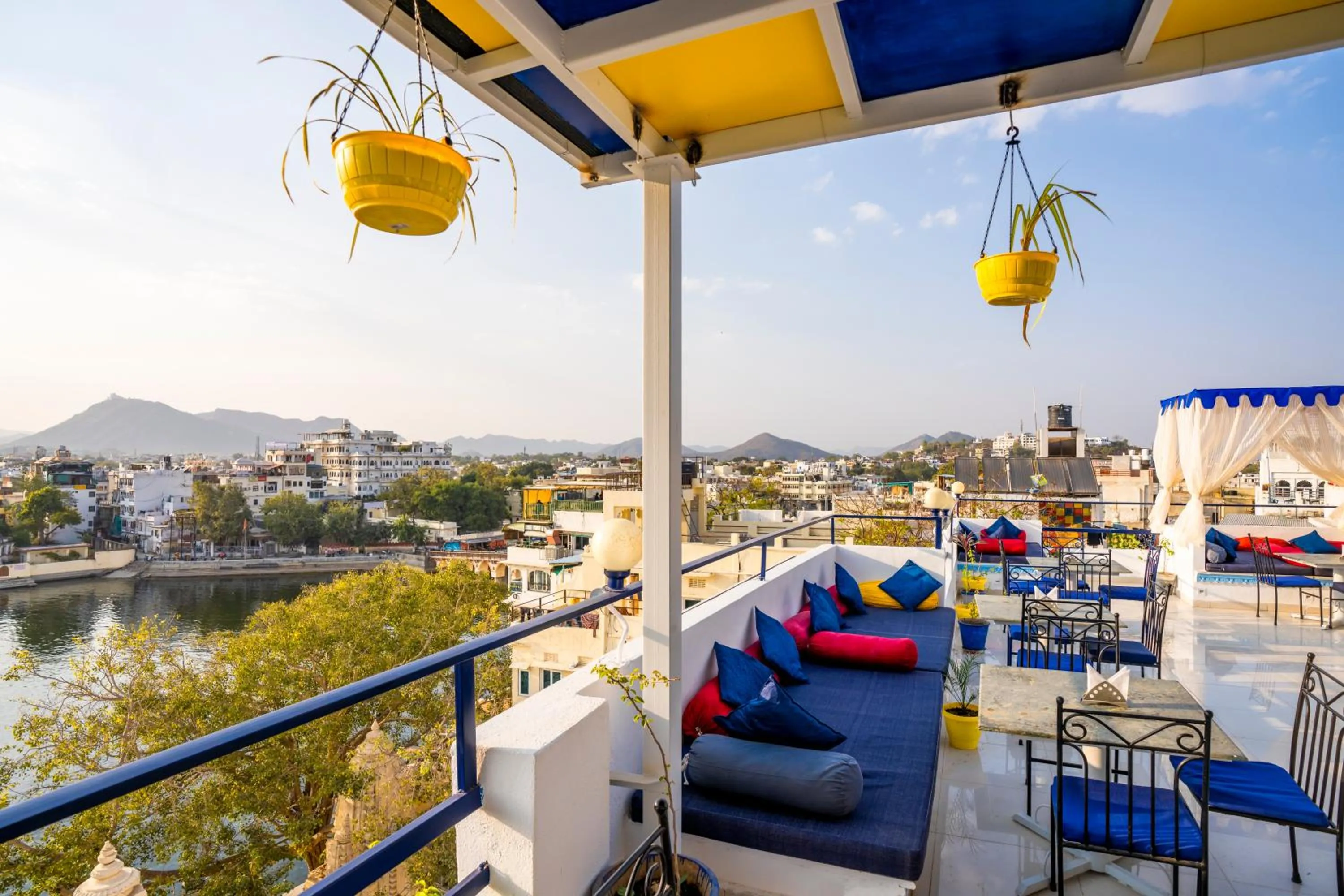 Balcony/Terrace in Shalom Backpackers Udaipur