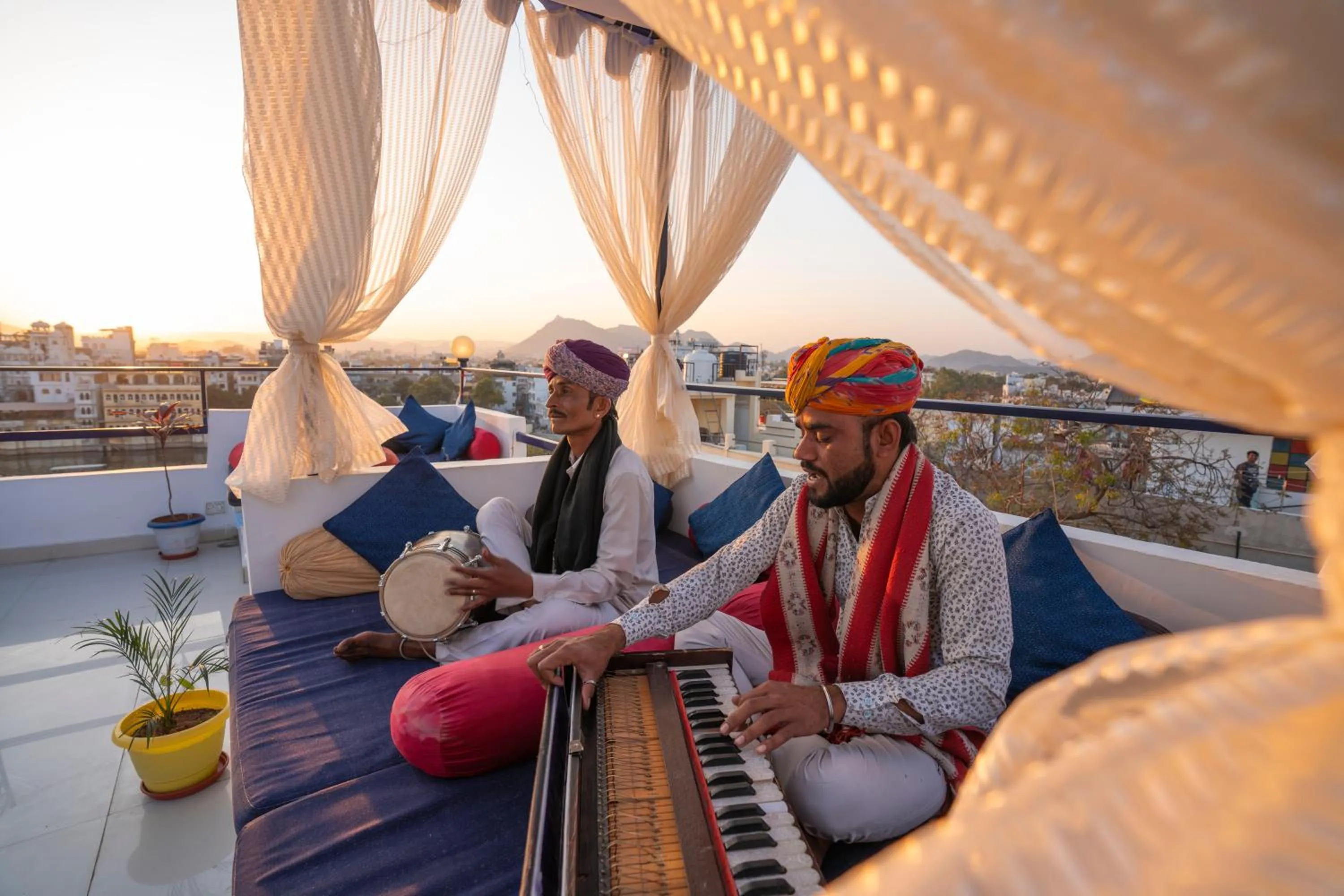 People in Shalom Backpackers Udaipur