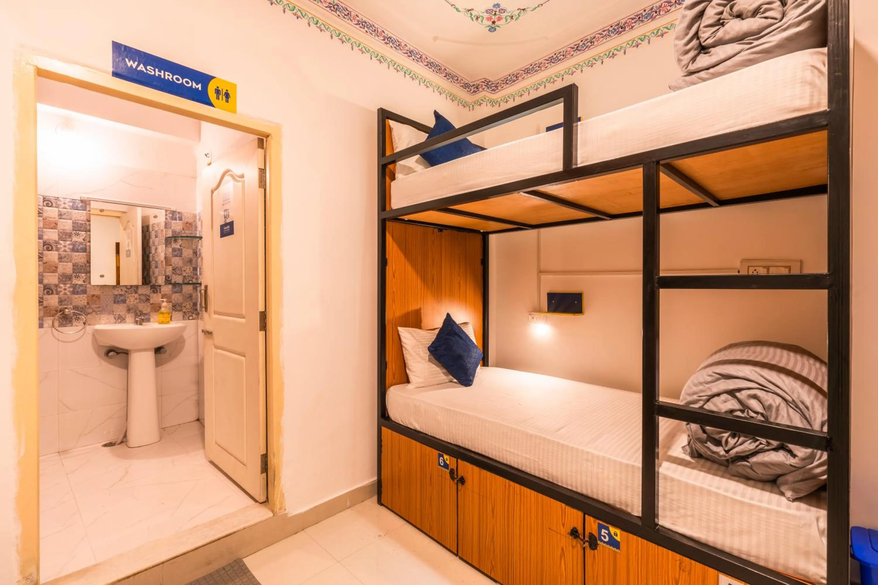 Toilet, Bed in Shalom Backpackers Udaipur