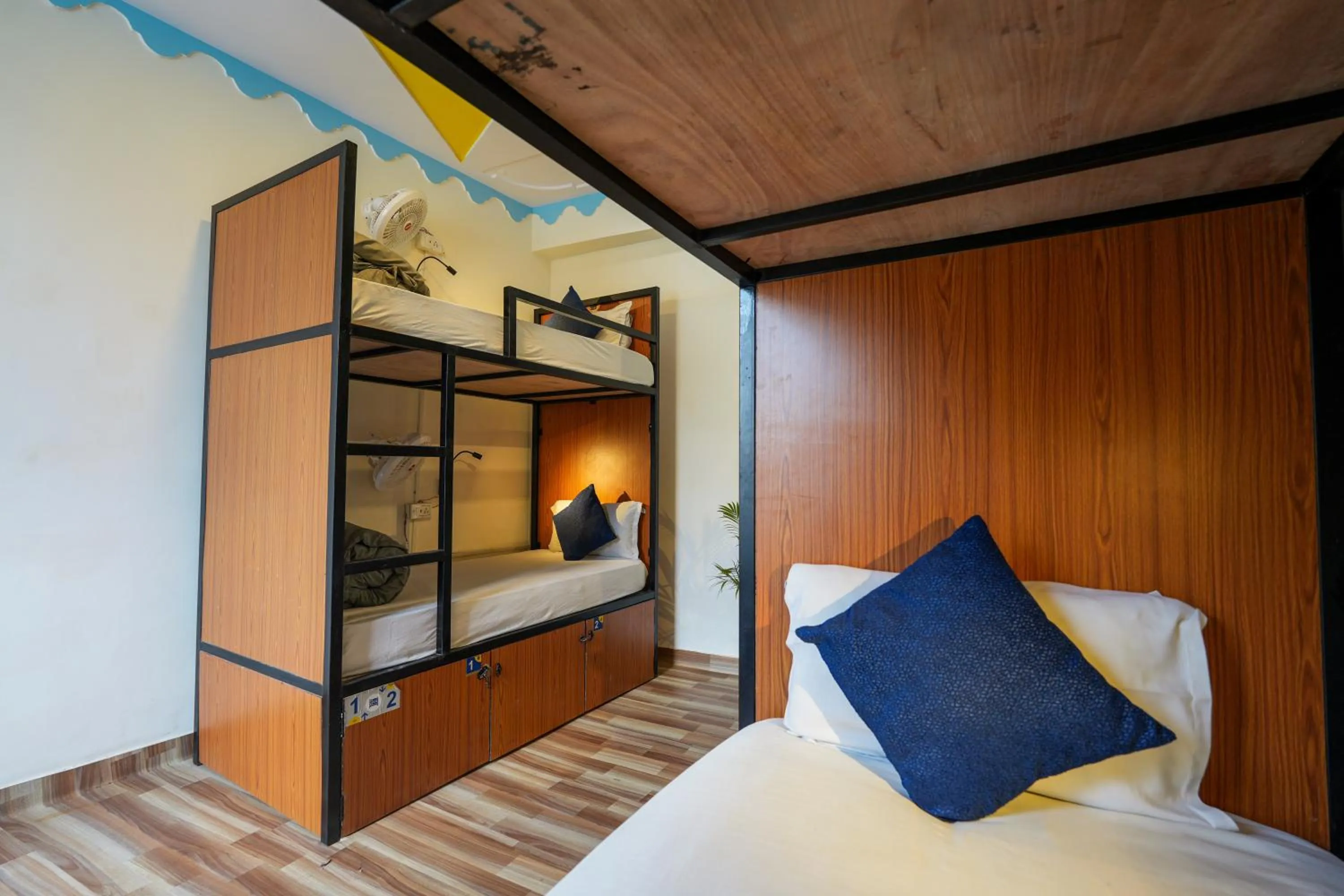 Bed in Shalom Backpackers Udaipur