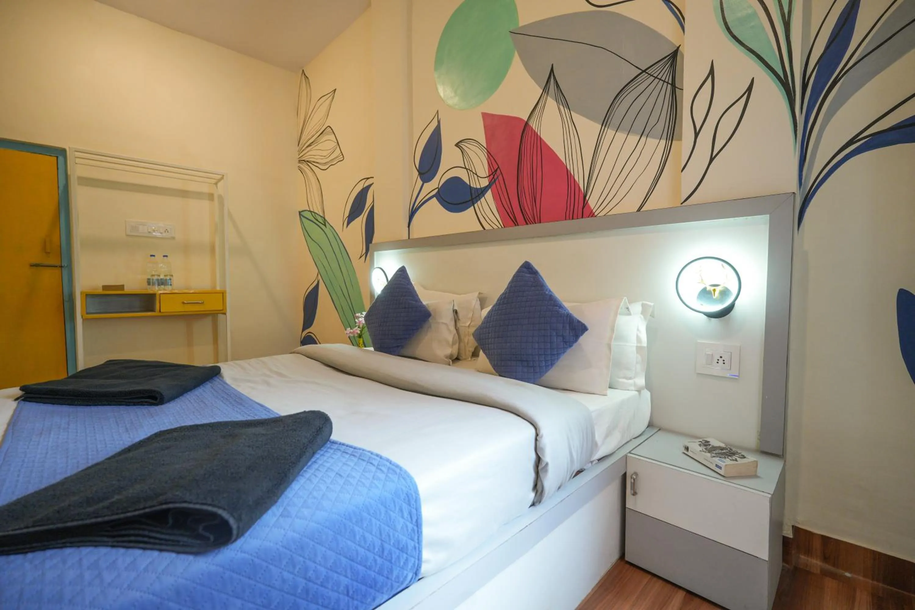 Bed in Shalom Backpackers Udaipur