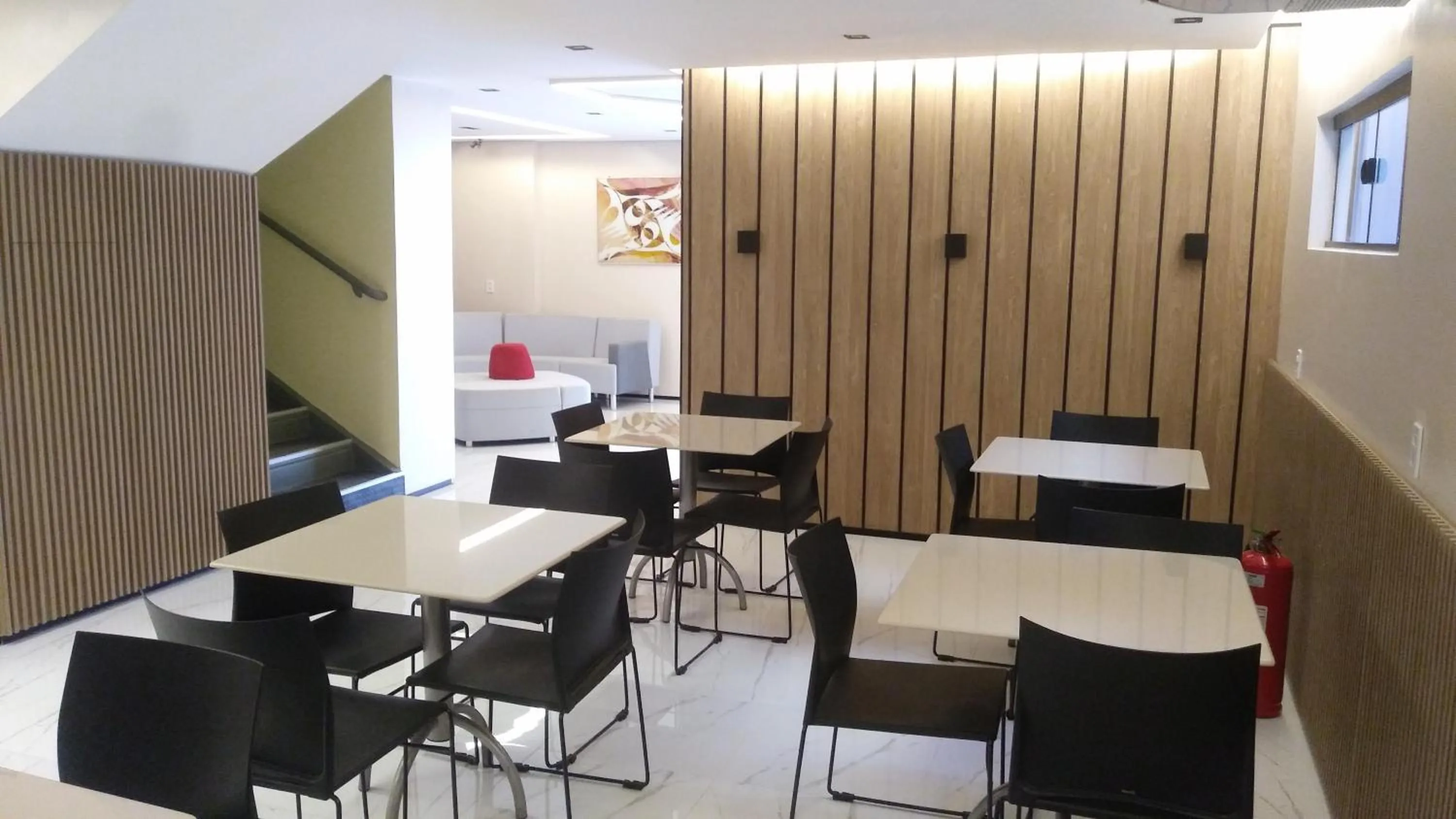 Restaurant/places to eat in HUB Hotel