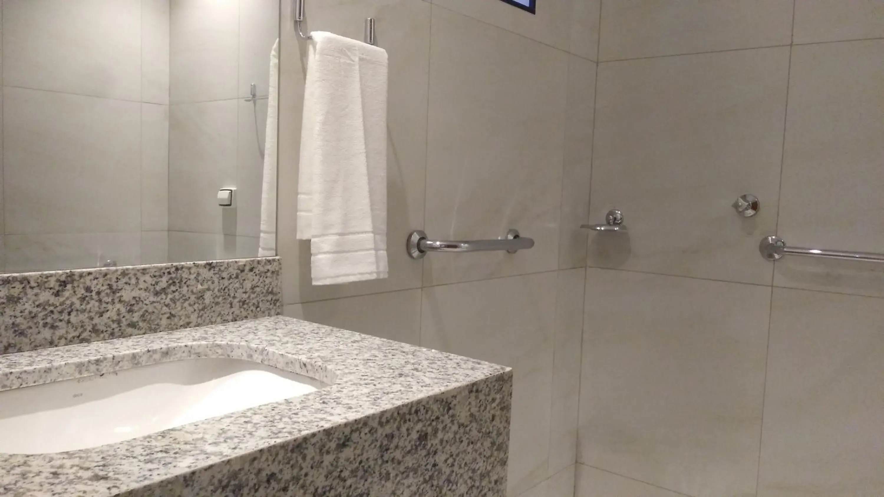 Double Room - Disability Access in HUB Hotel Double Room - Disability Access in HUB Hotel