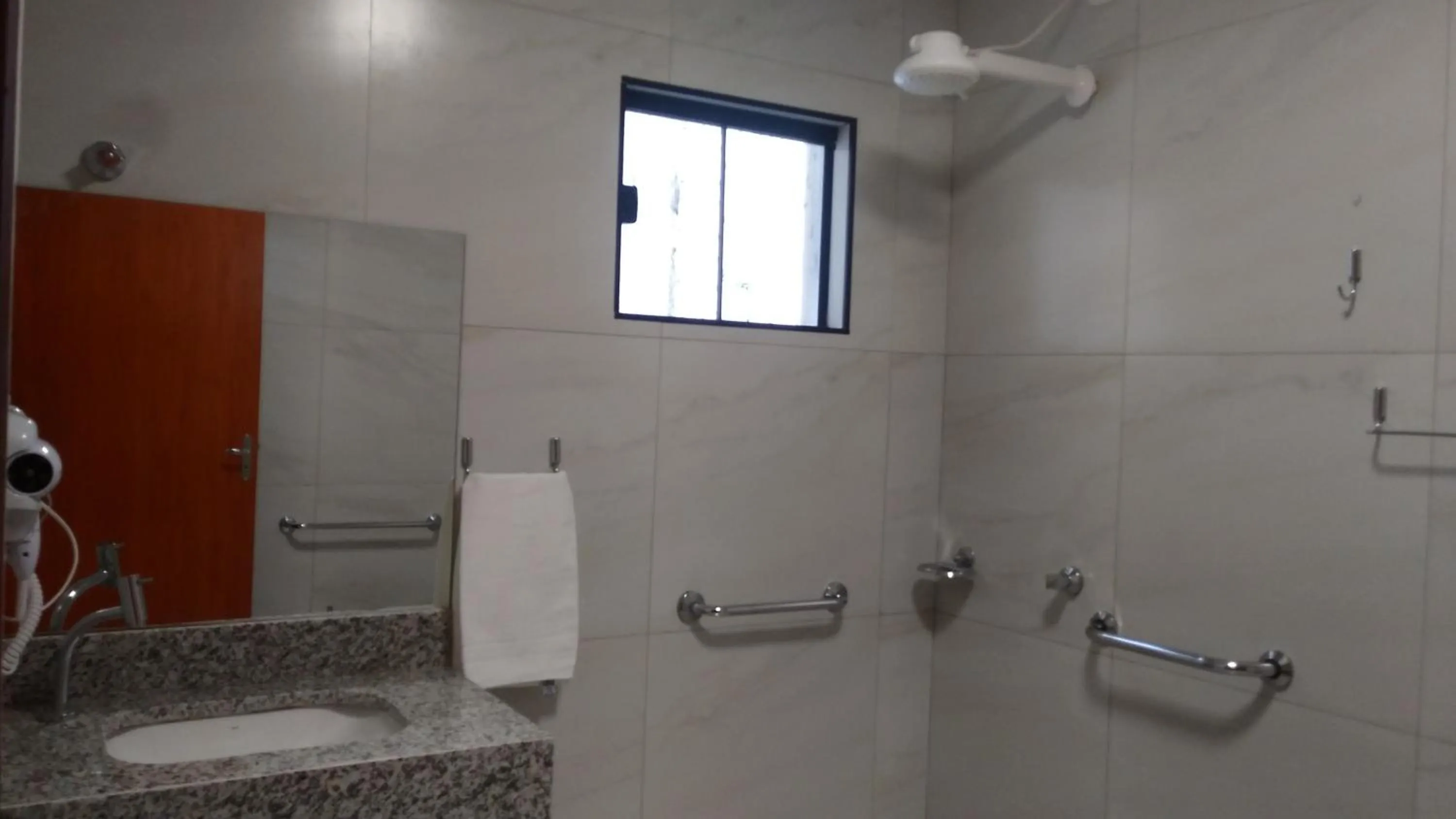 Bathroom in HUB Hotel