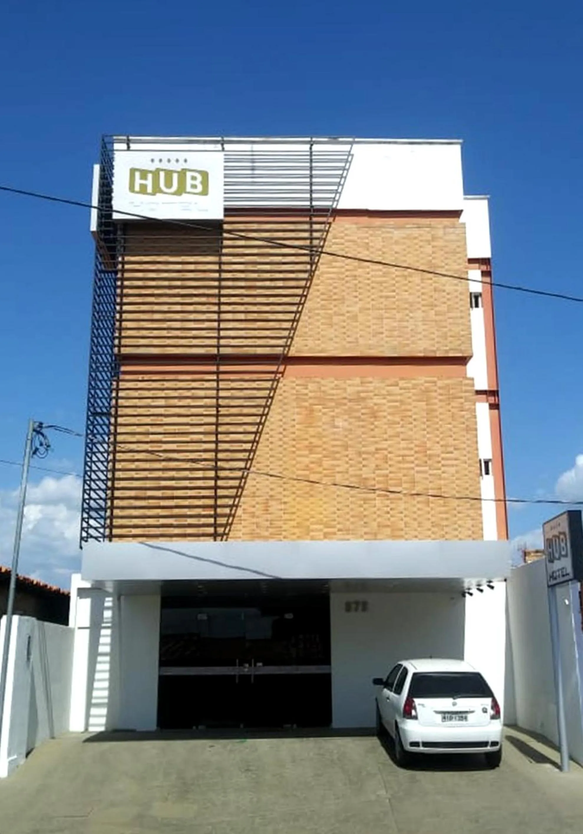 Facade/entrance in HUB Hotel