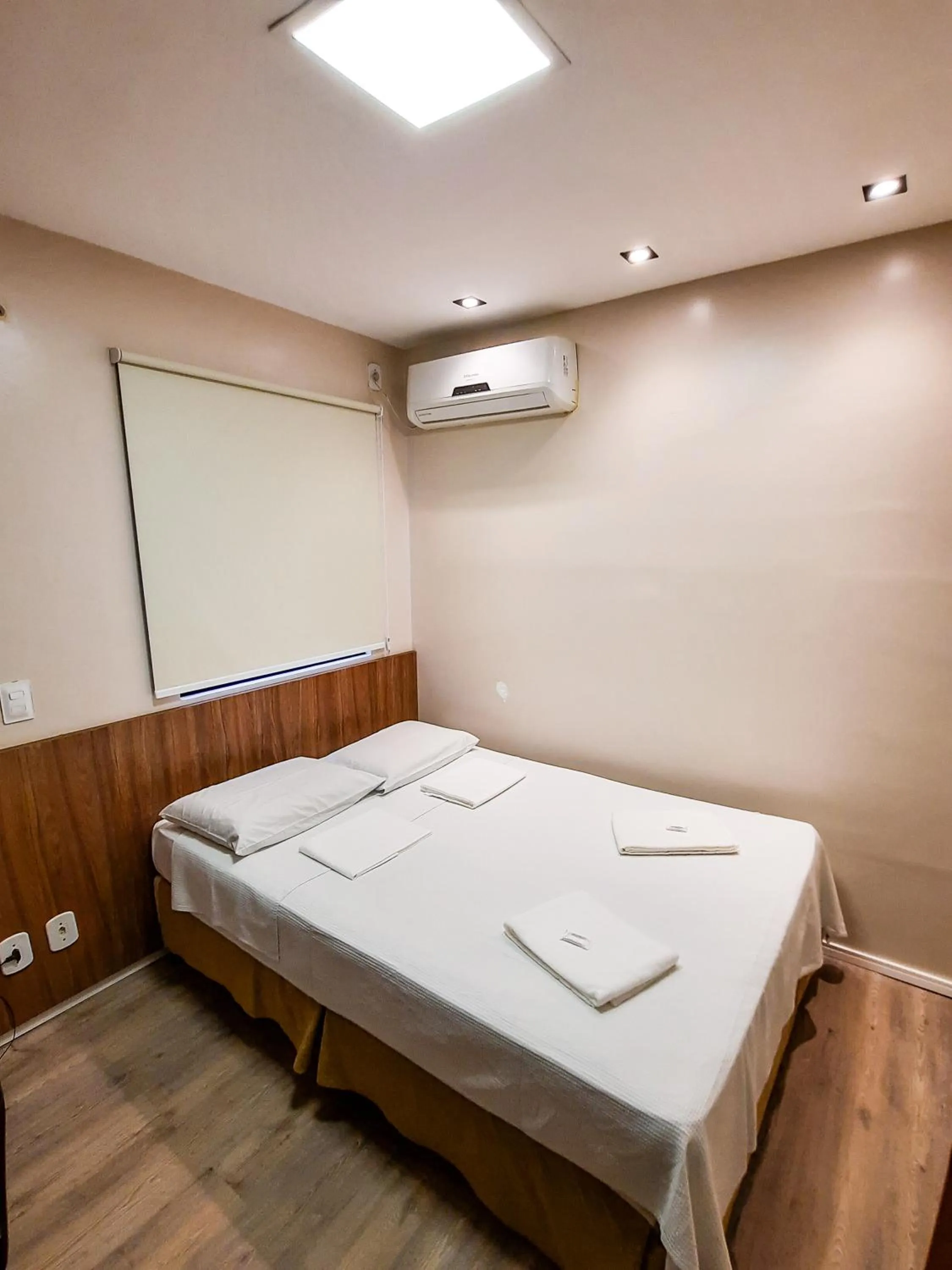 Photo of the whole room, Bed in HUB Hotel