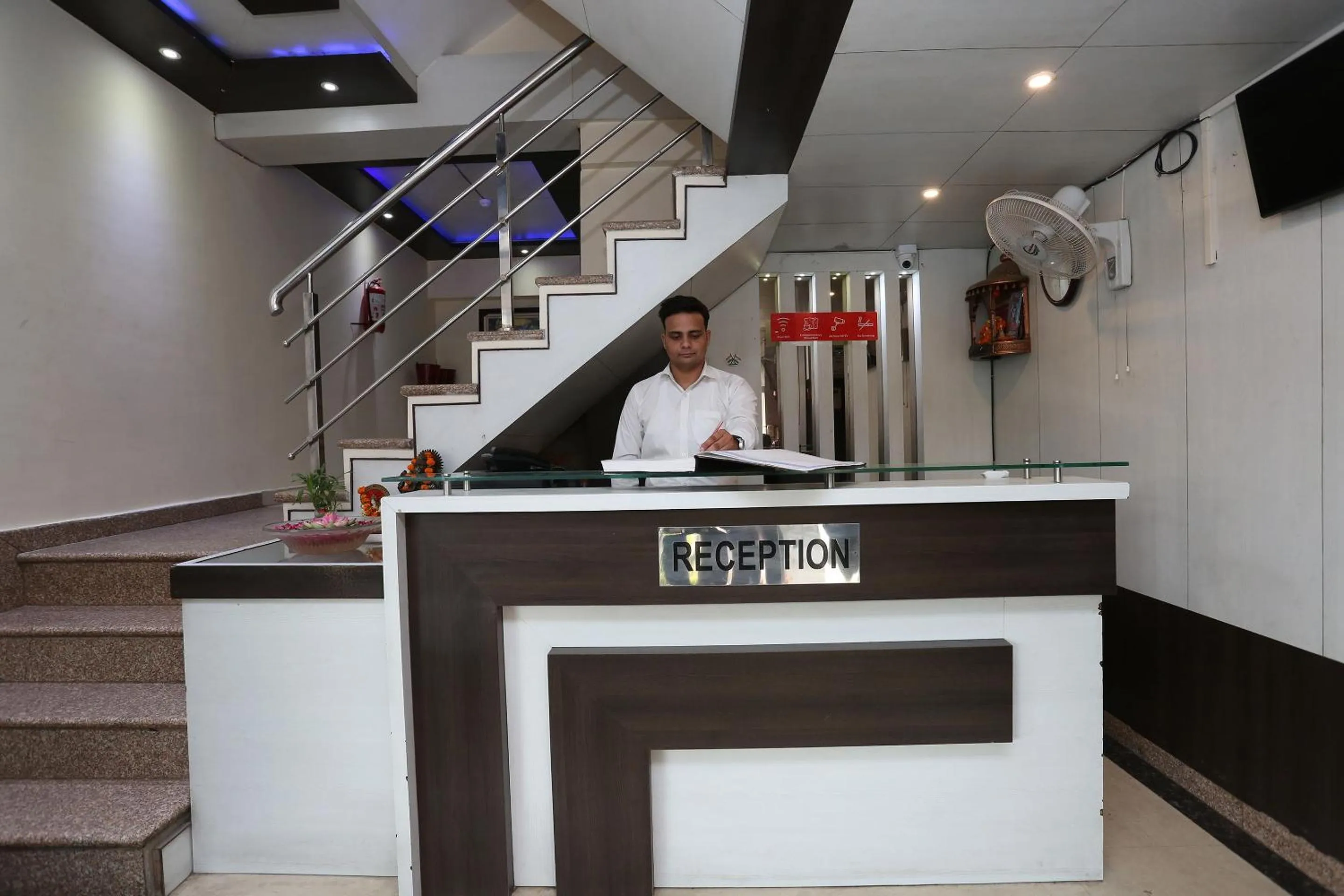 Lobby or reception in Super Collection O R K International Near Gautam Buddha Park