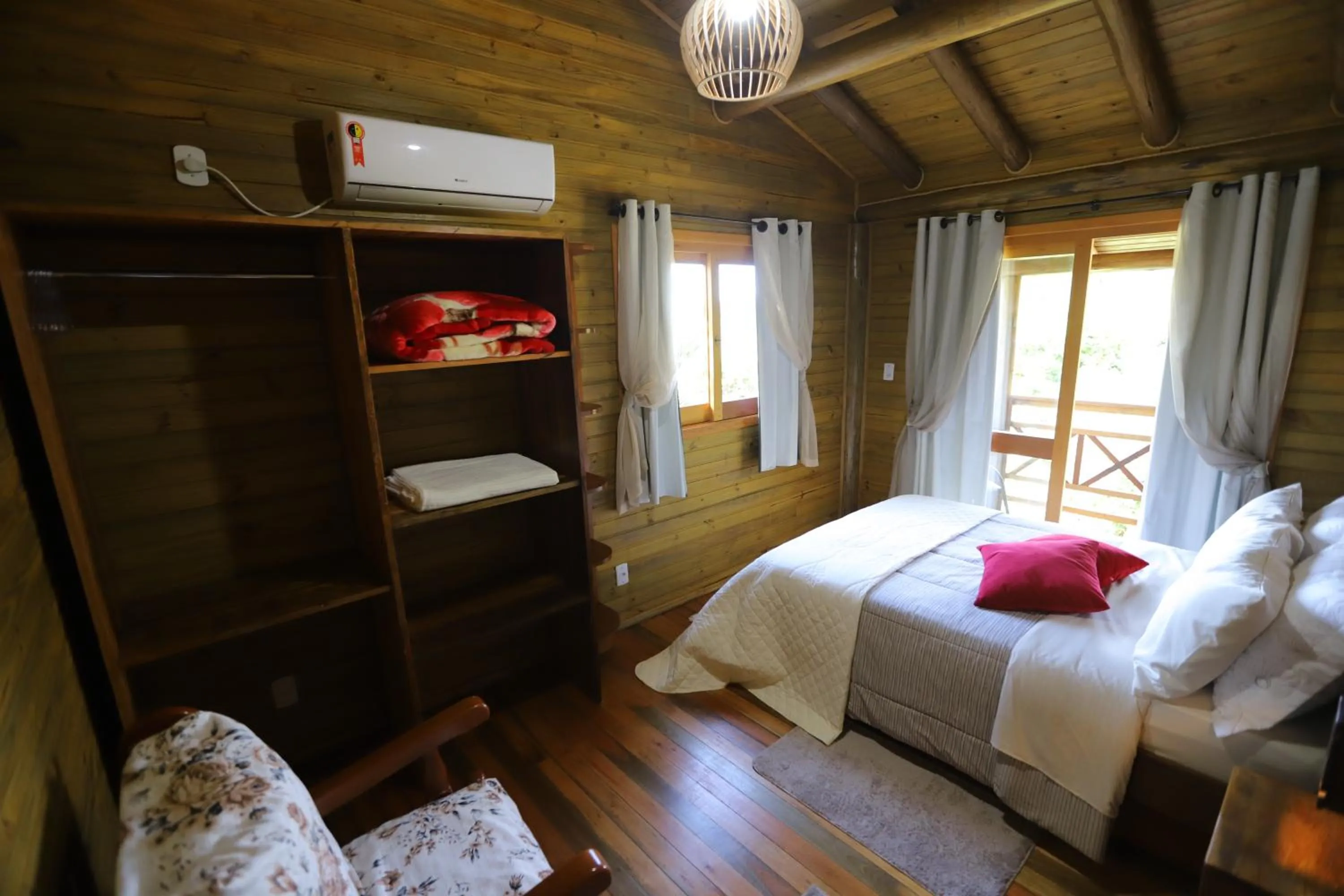 Photo of the whole room, Bed in Pousada Village dos Canyons