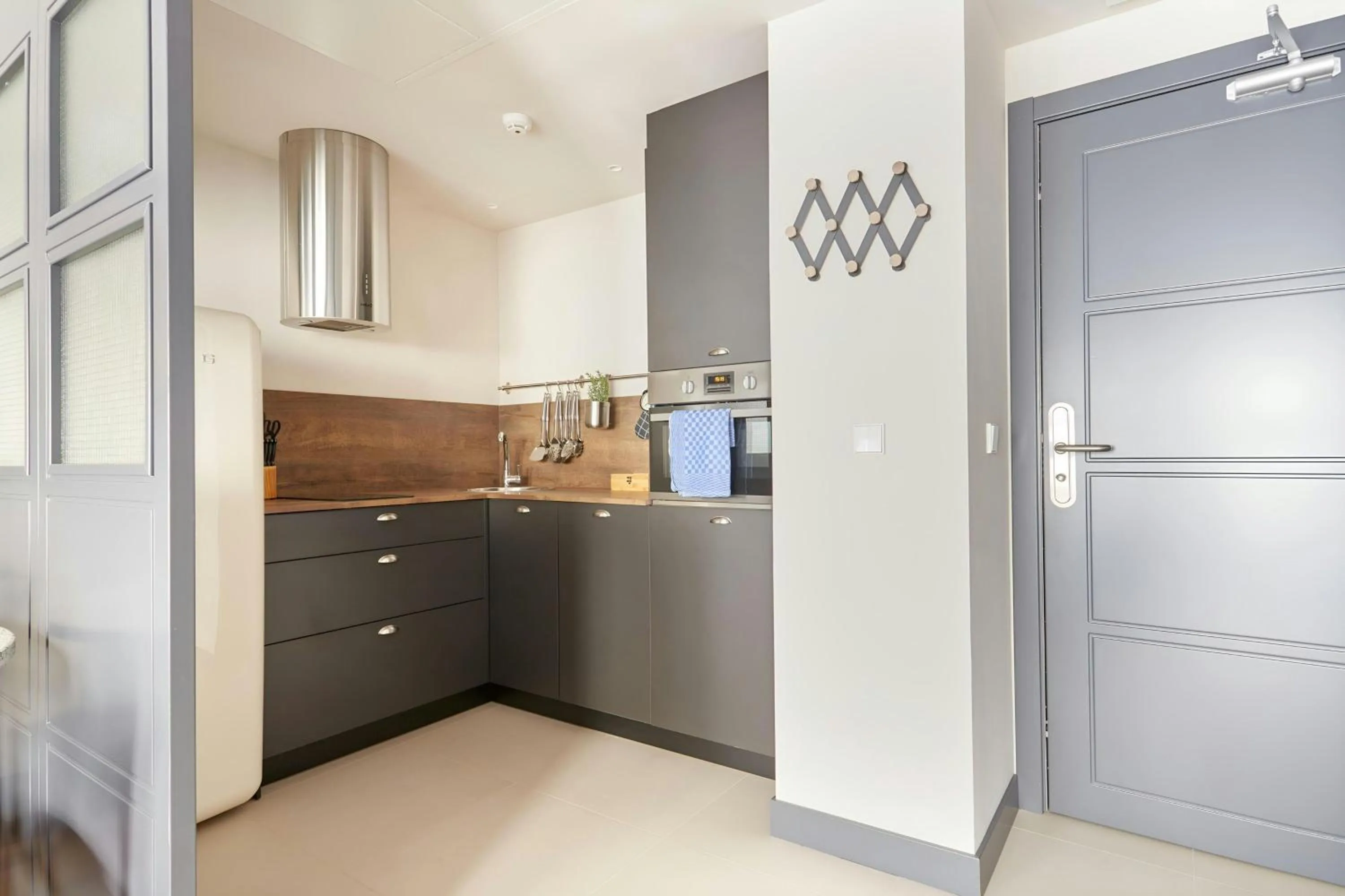 Kitchen or kitchenette in Sonder by Marriott Bonvoy Malasaña Apartments