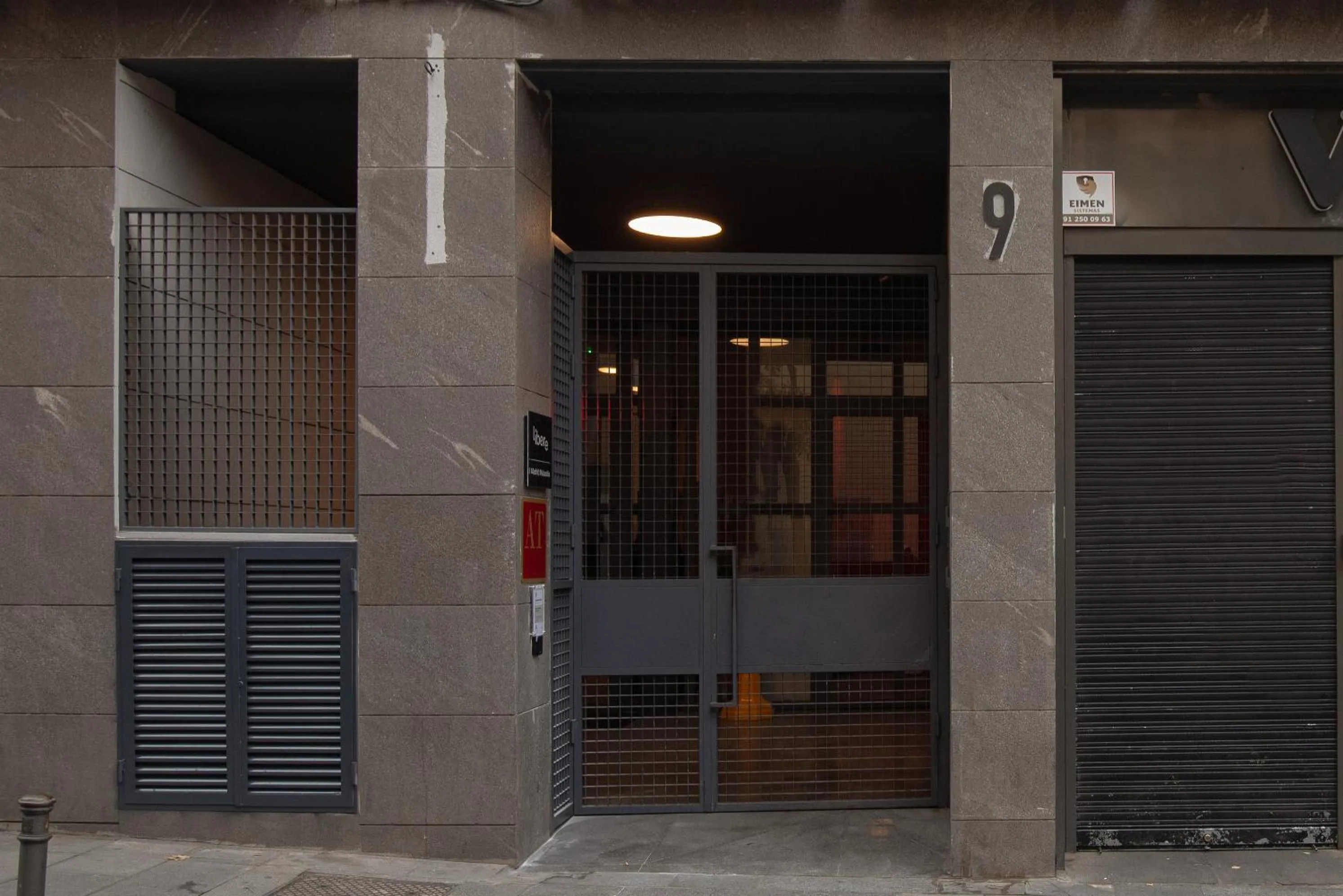 Facade/entrance in Líbere Madrid Malasaña