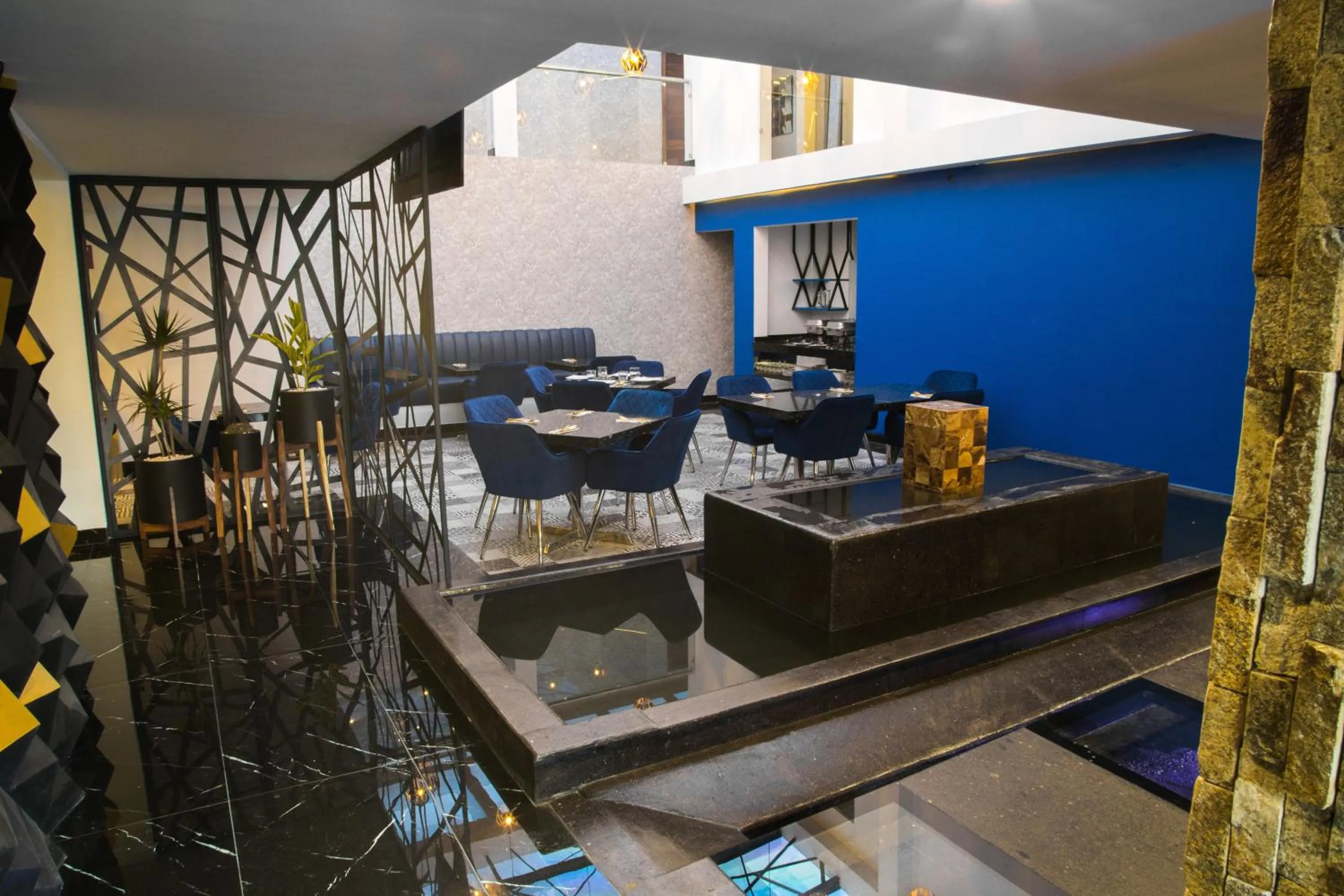 Restaurant/places to eat in Ramë Hotel Boutique