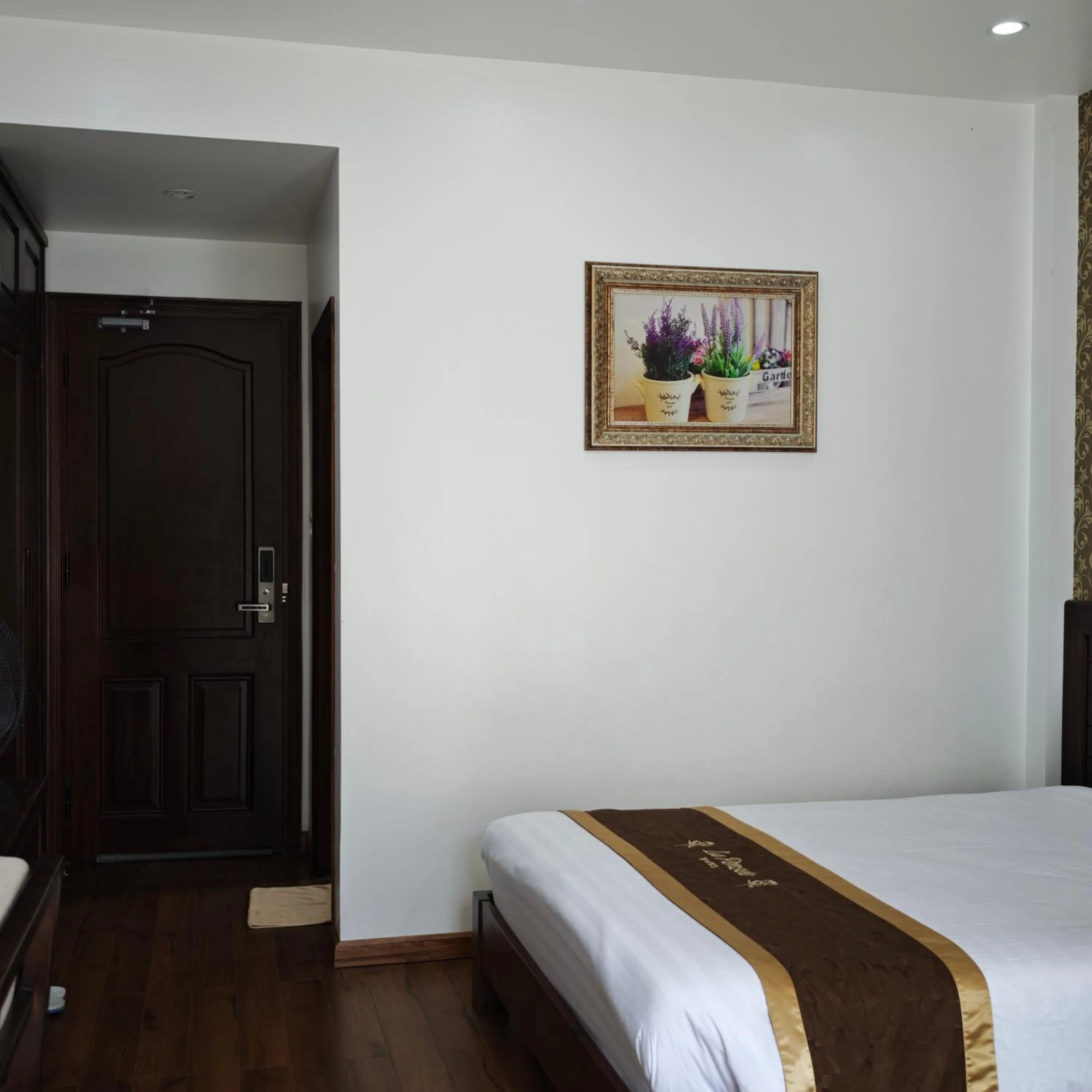 Bed in La Pense'e Hotel - Dalat