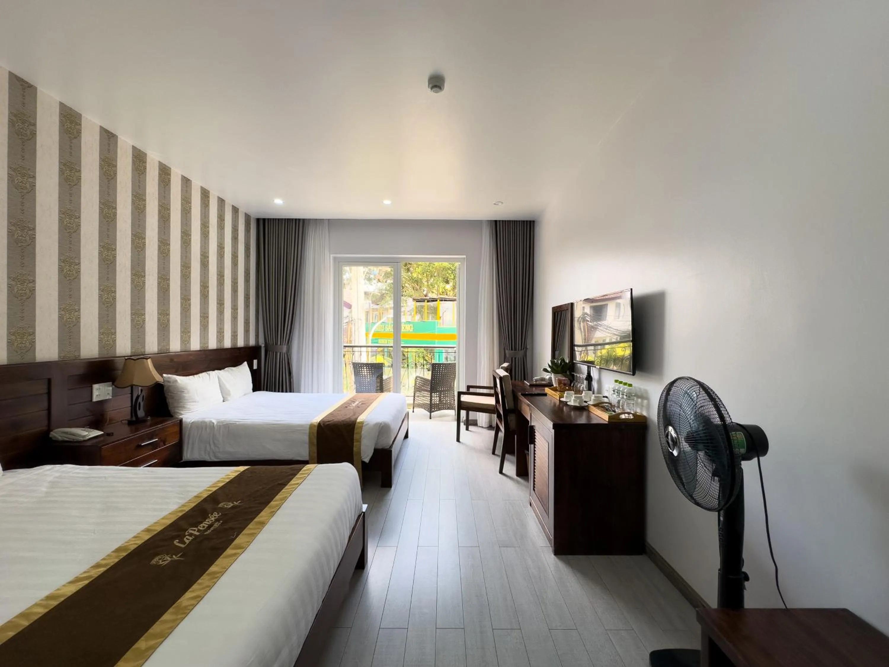 Bed in La Pense'e Hotel - Dalat