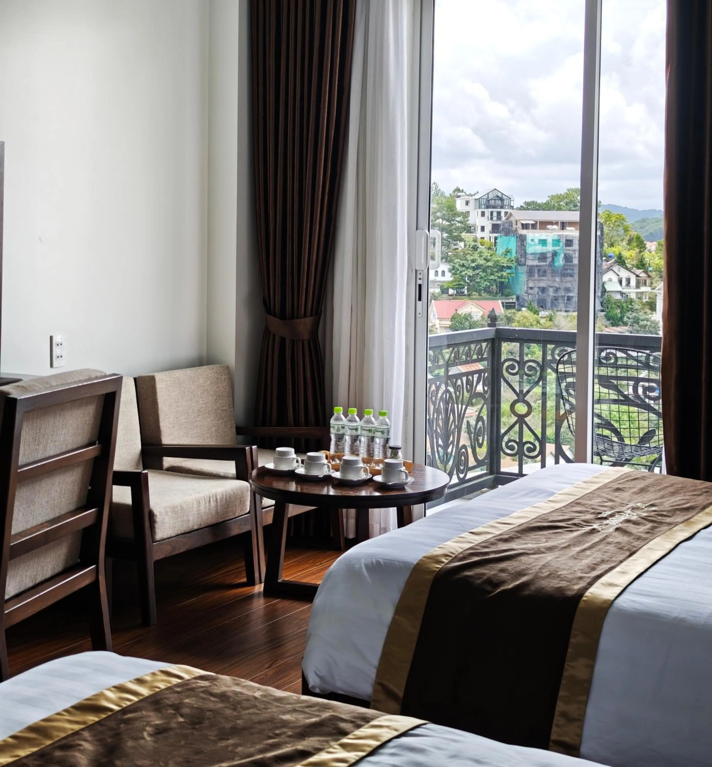 Bed in La Pense'e Hotel - Dalat