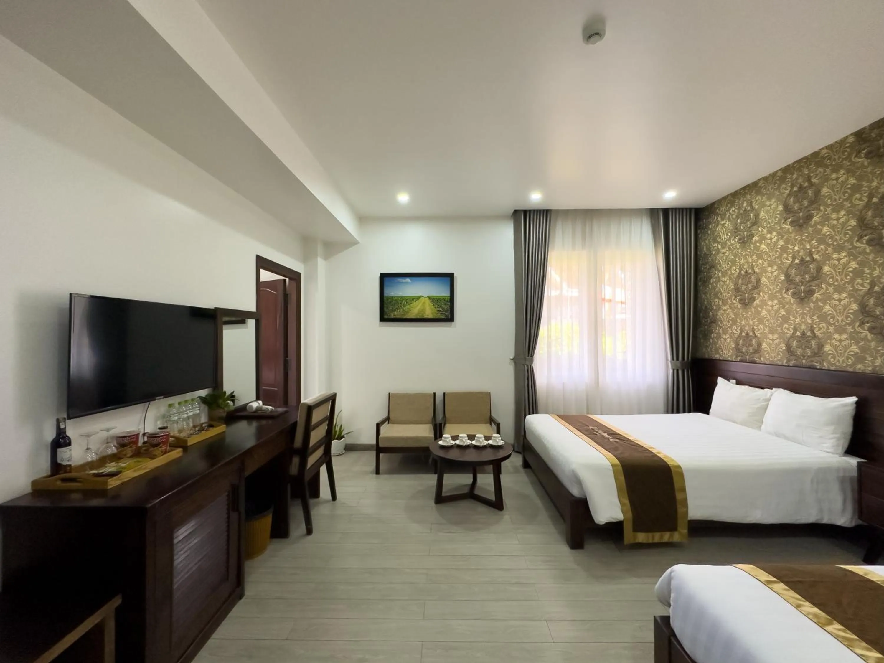 Bed in La Pense'e Hotel - Dalat