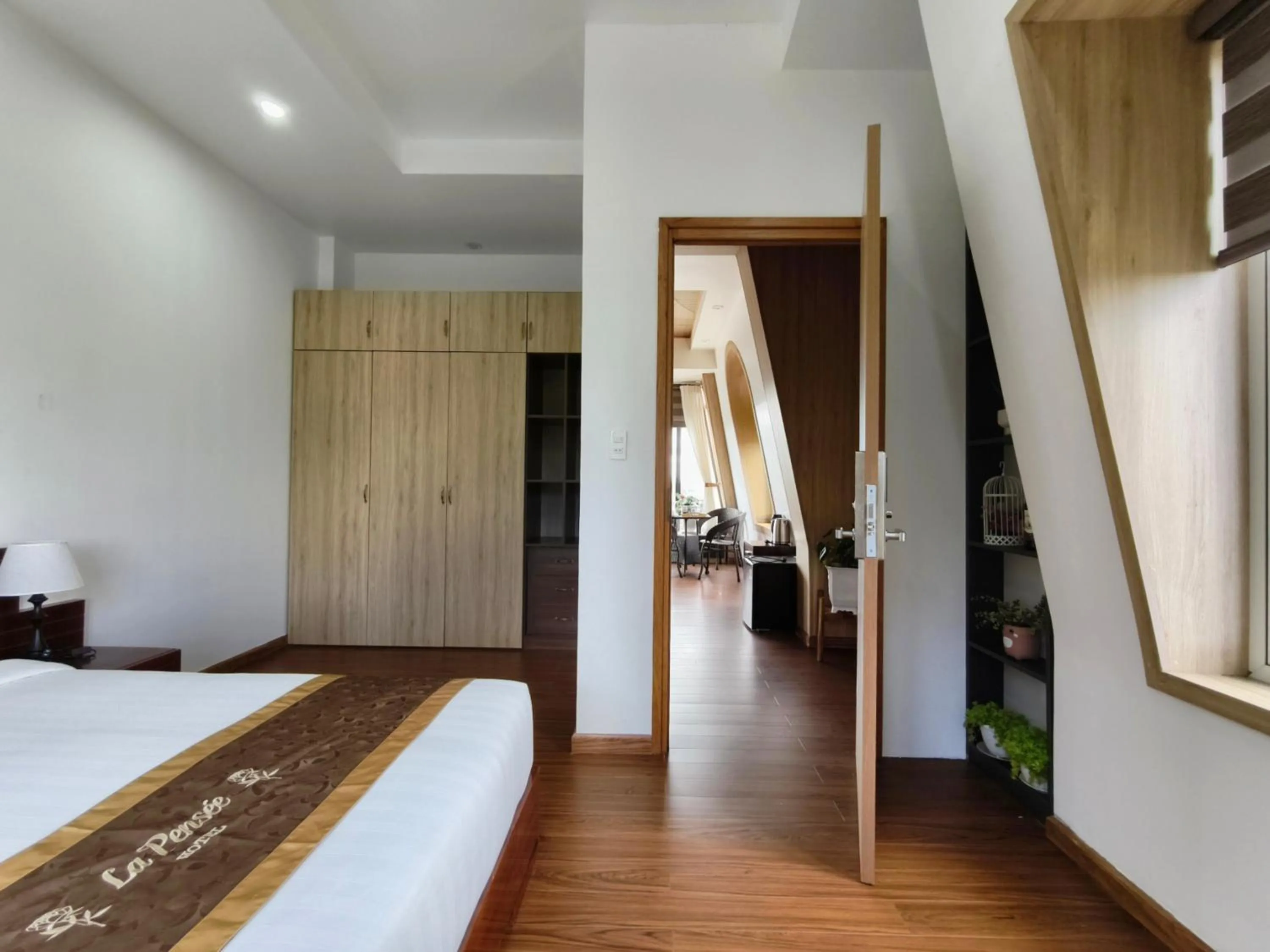 Bed in La Pense'e Hotel - Dalat