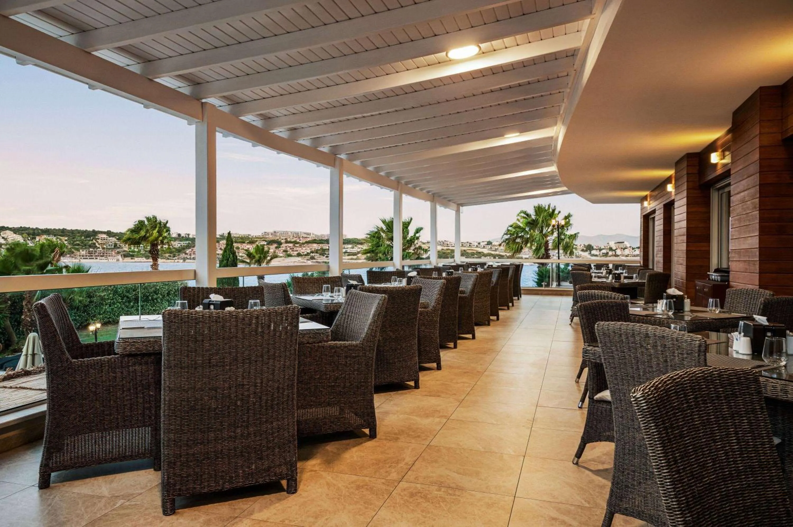 Restaurant/places to eat in La Quinta by Wyndham Cesme