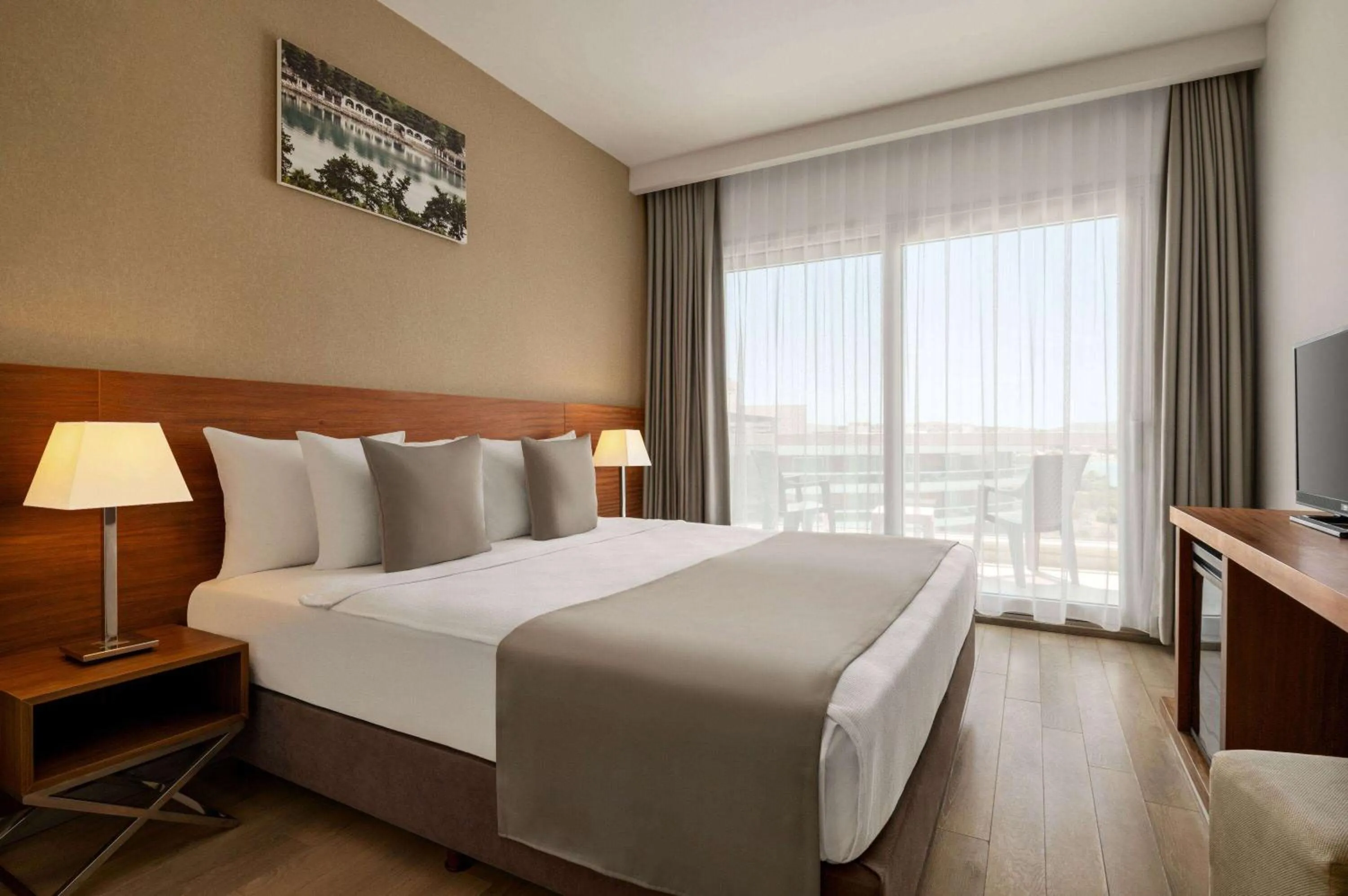 Photo of the whole room, Bed in La Quinta by Wyndham Cesme