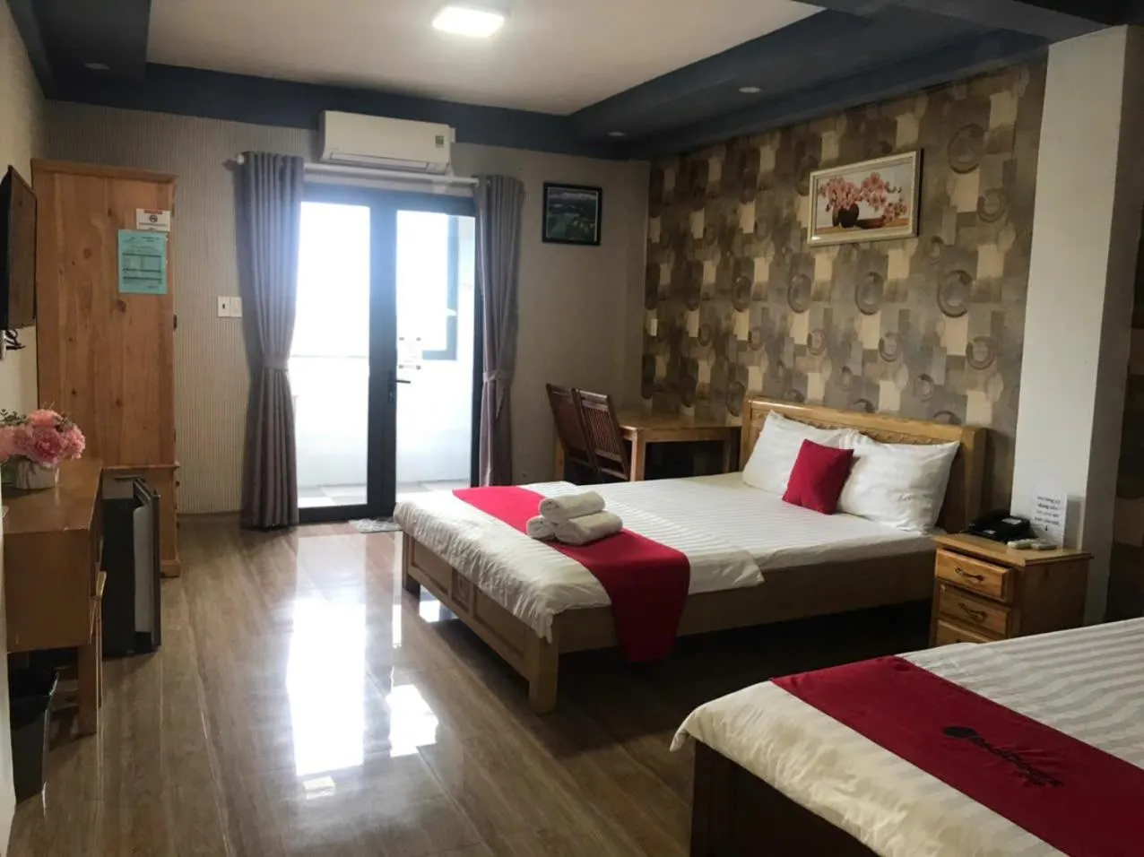 Property building, Bed in Bờ Sông Hotel