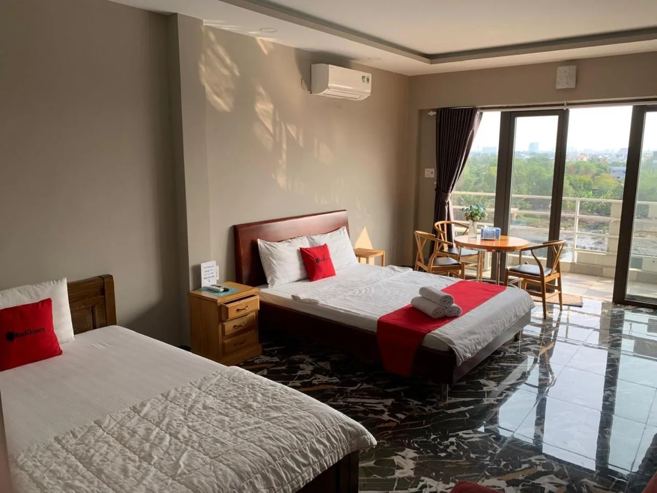 Bedroom, Bed in Bờ Sông Hotel