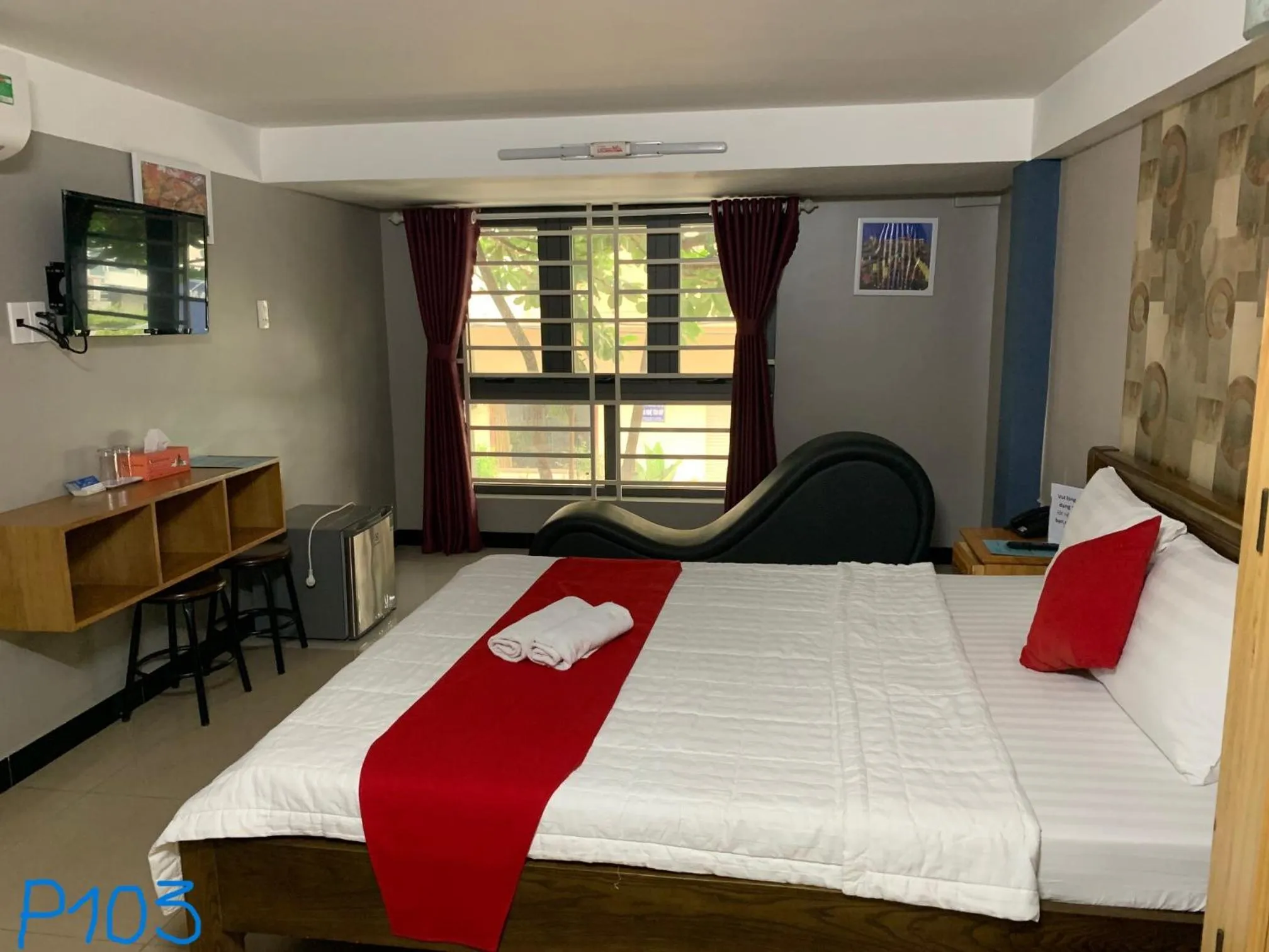 Bed in Bờ Sông Hotel