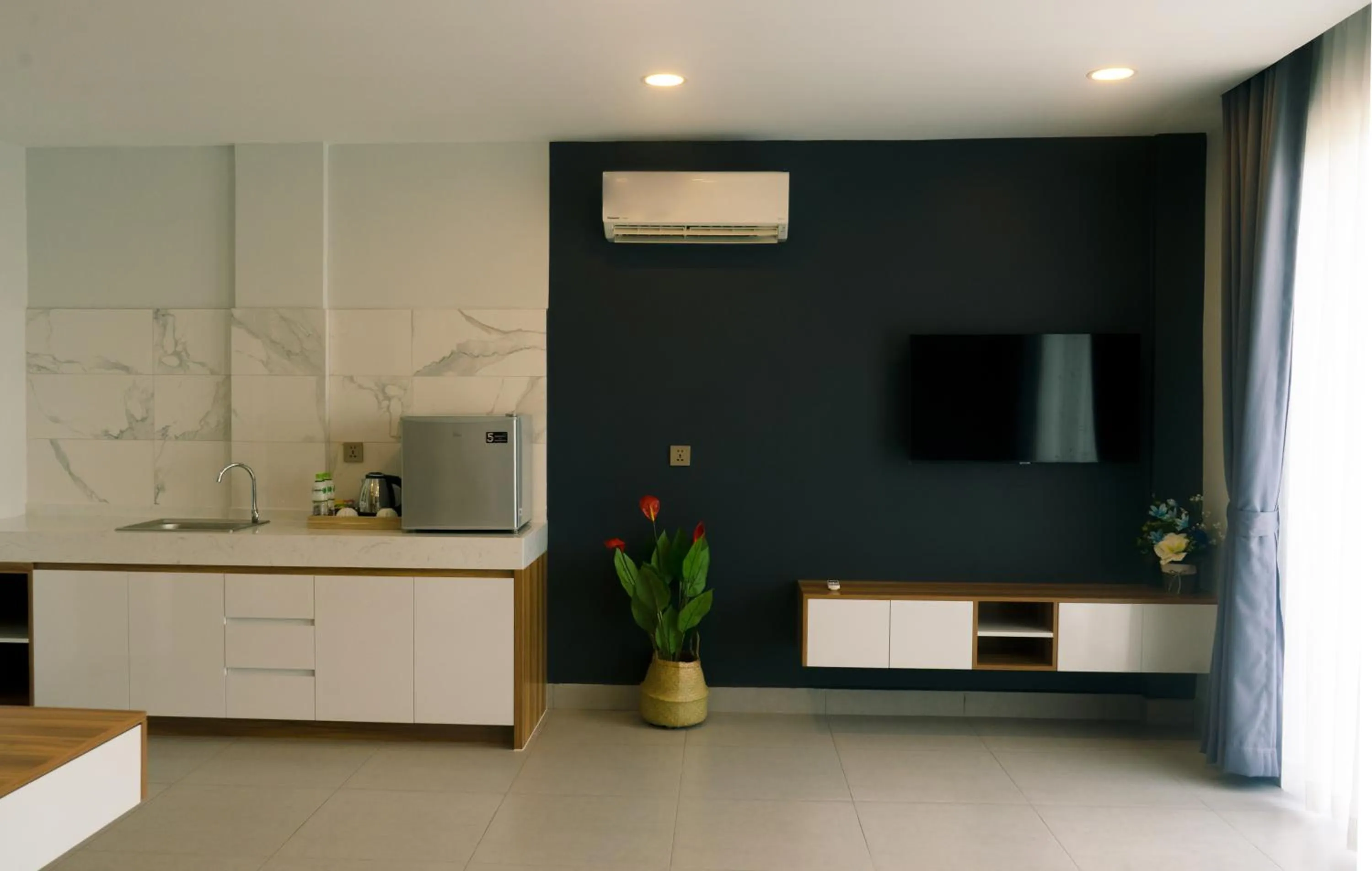 TV and multimedia in SS Hotel & Residence