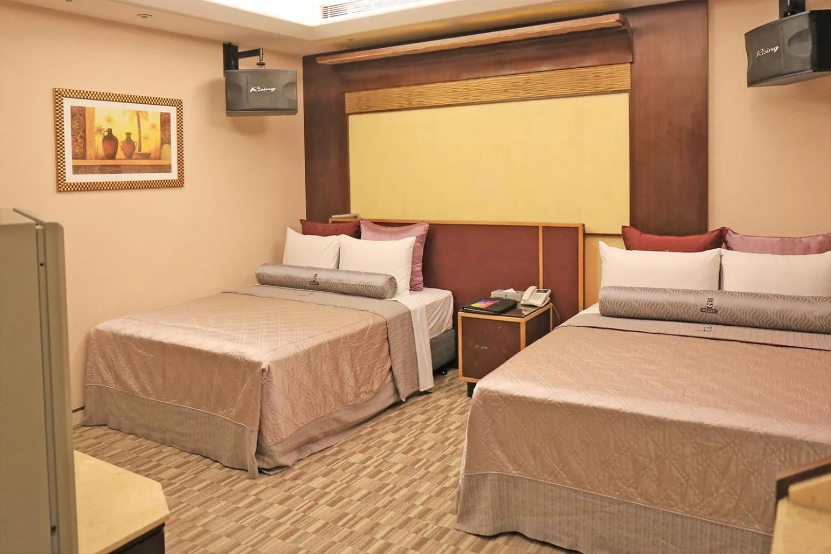 Balcony/Terrace, Bed in In-stone Motel