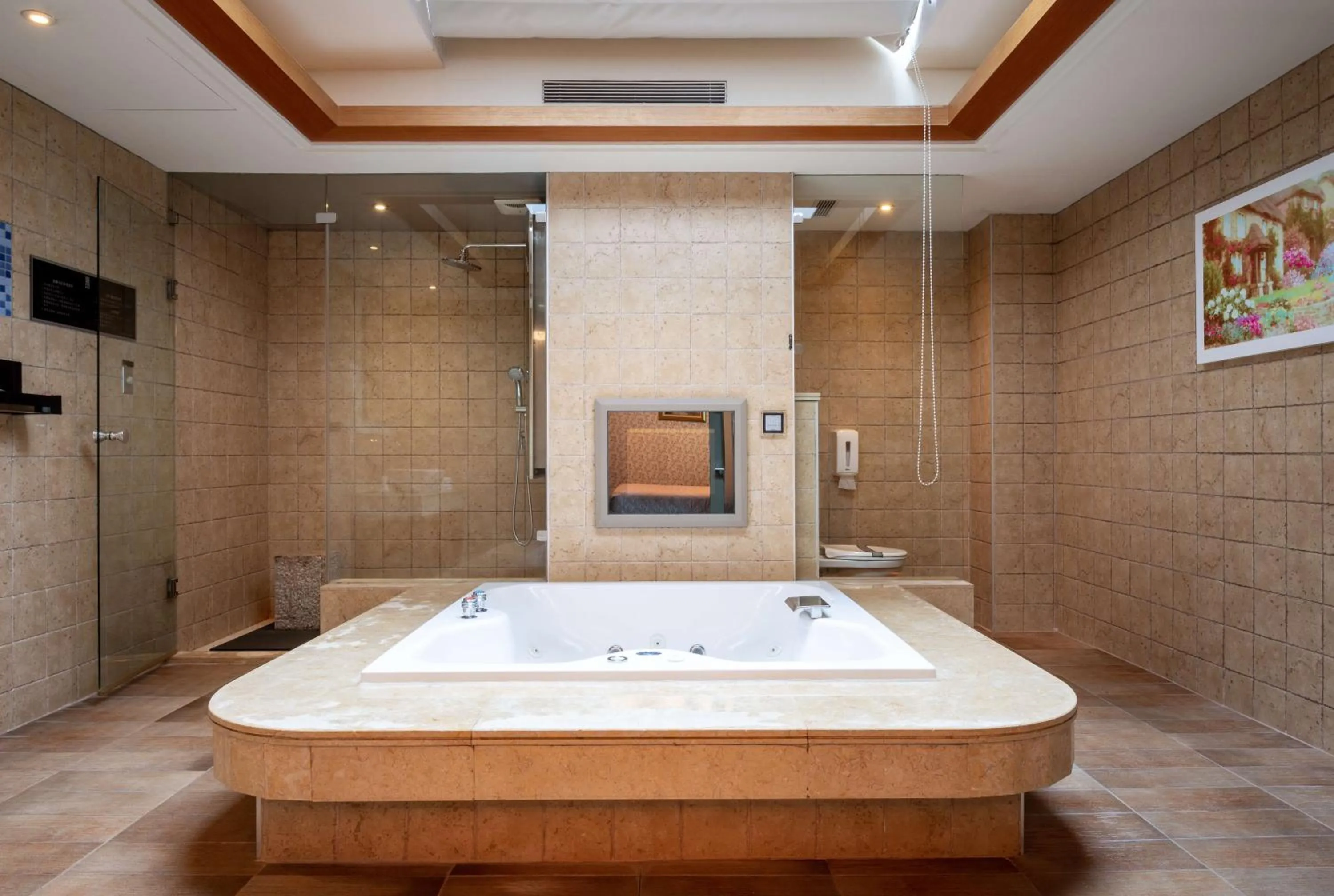 Hot Tub in In-stone Motel