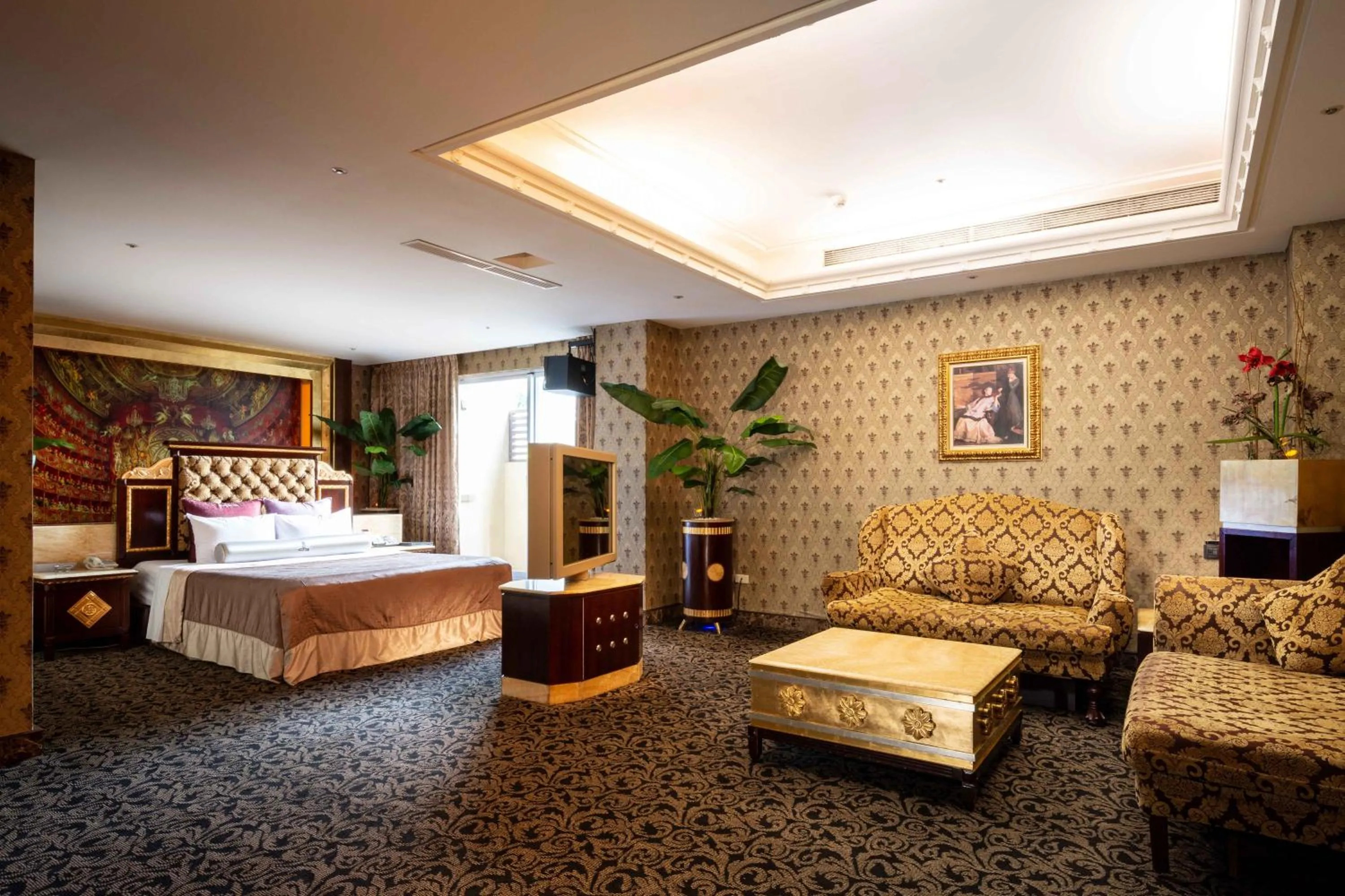 Photo of the whole room, Bed in In-stone Motel