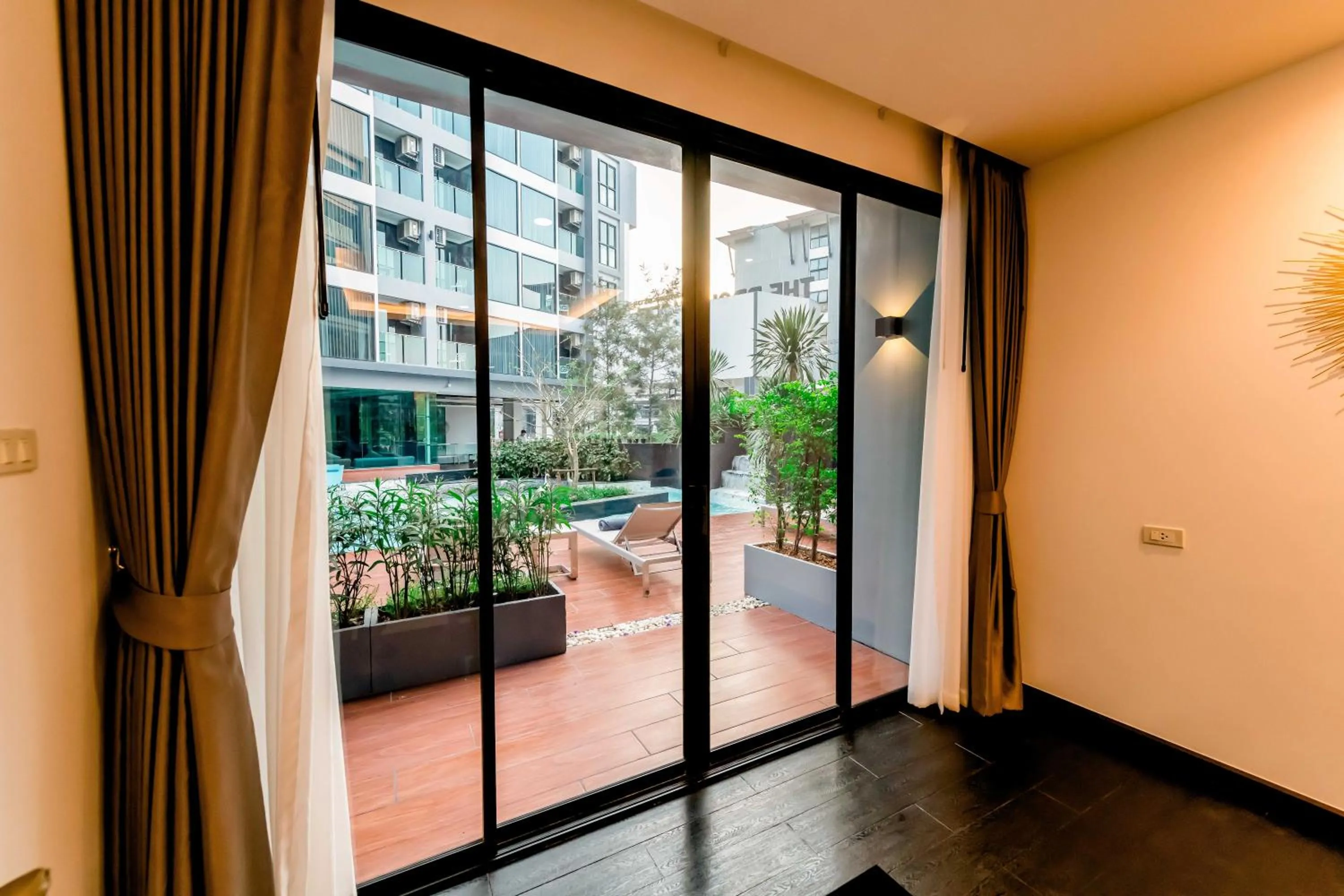 The Proud Hotel Pattaya - SHA Certified