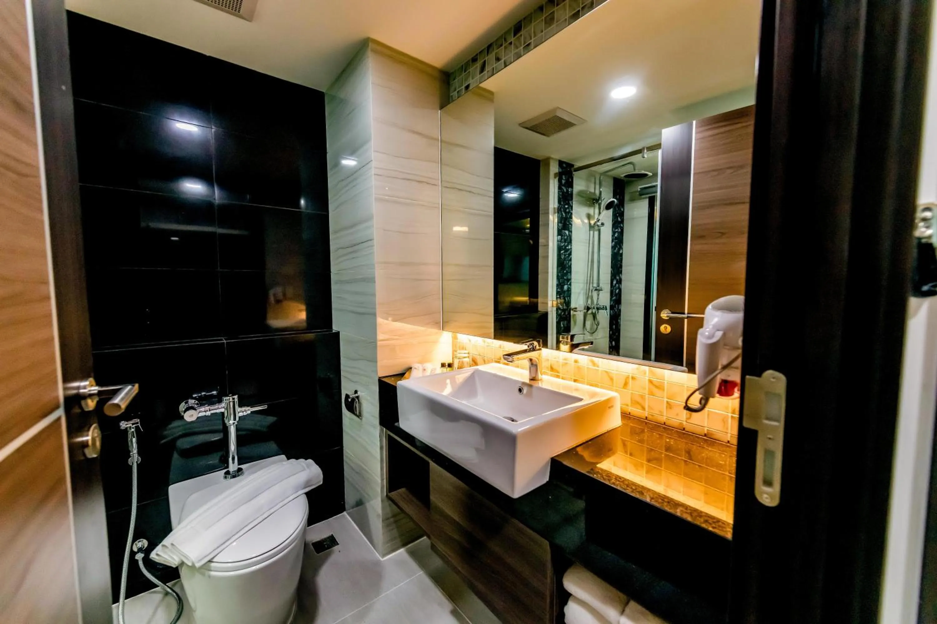 The Proud Hotel Pattaya - SHA Certified