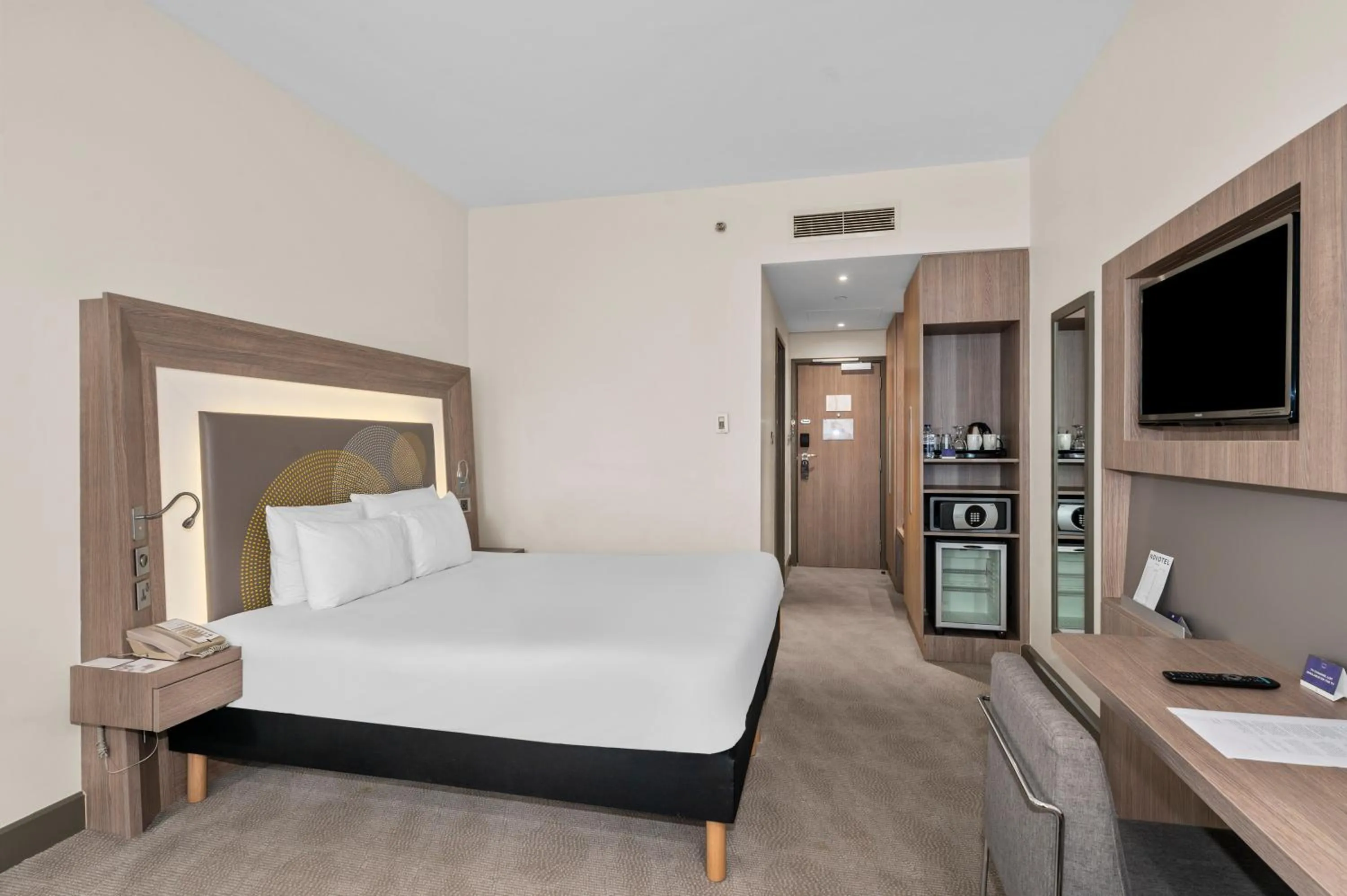 Bed in Novotel Dubai World Trade Centre